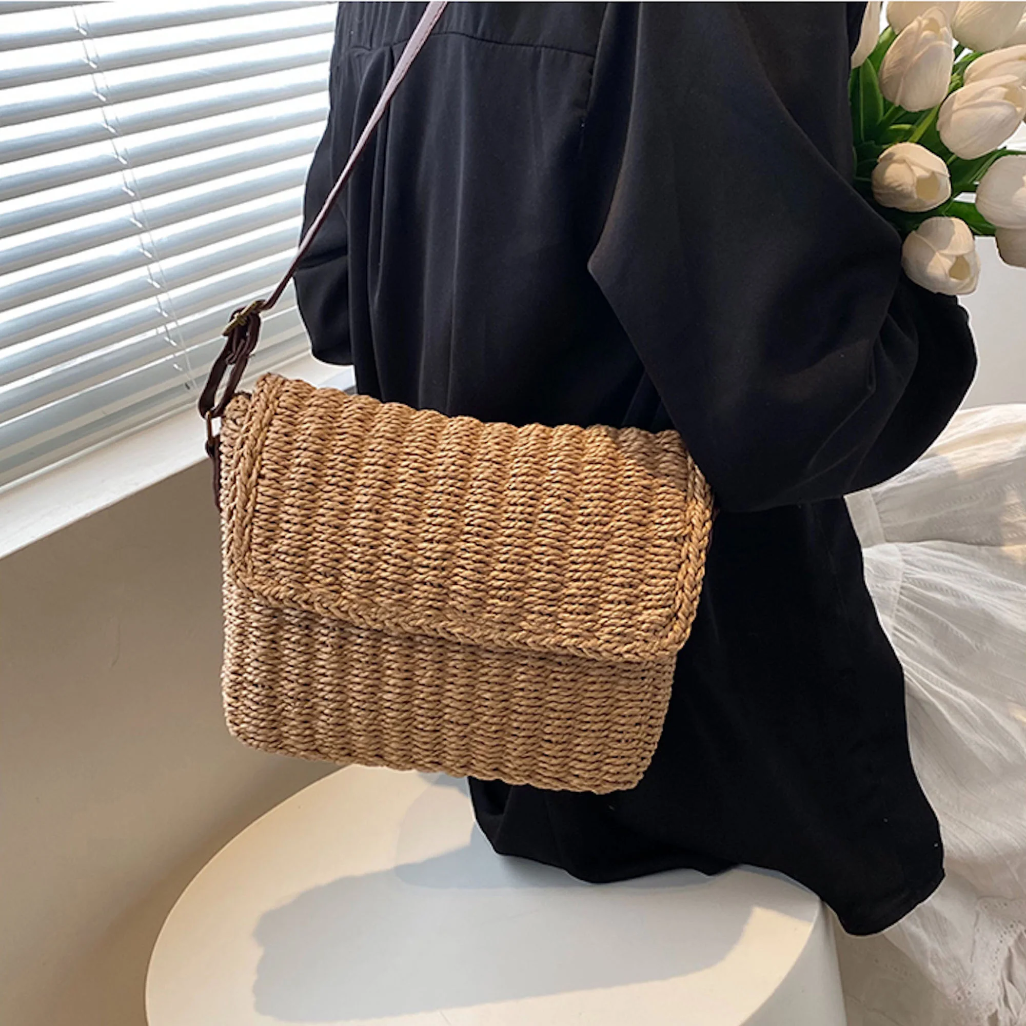 Handbags Straw Woven Messenger Bag with Flap