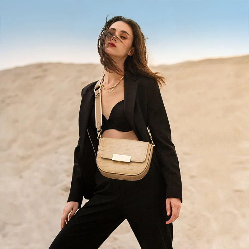 Gaia Crossbody Saddle Bag