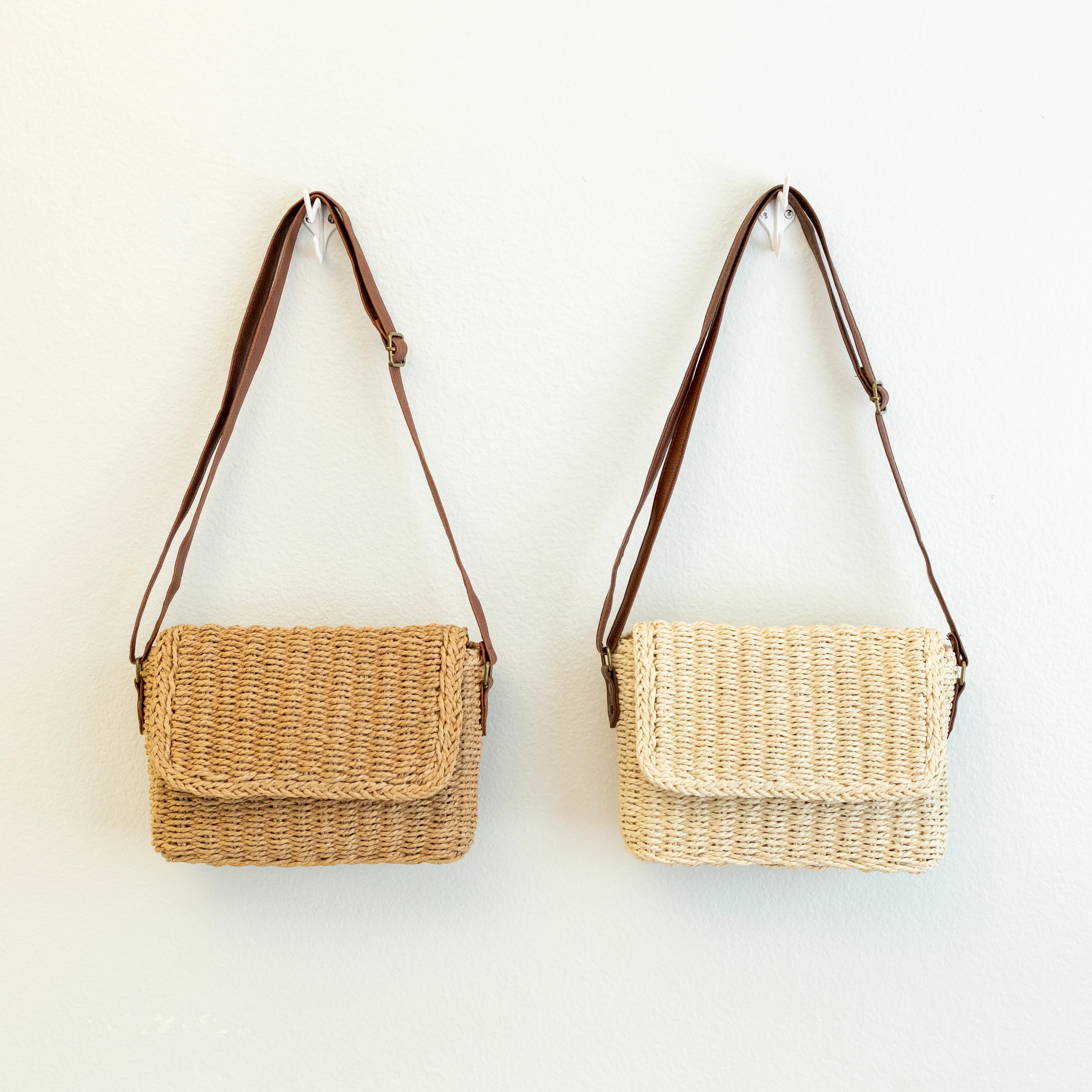 Handbags Straw Woven Messenger Bag with Flap