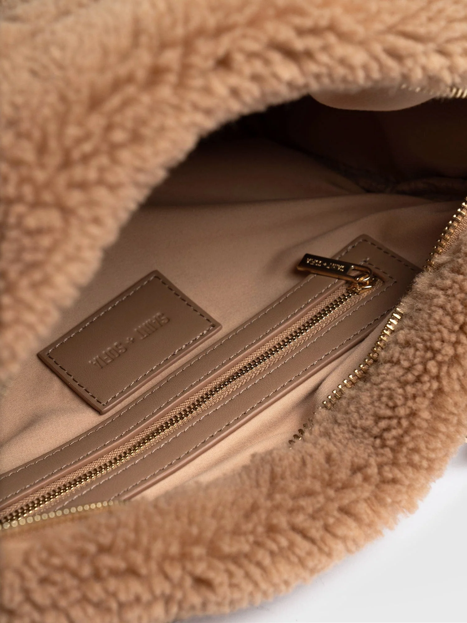 Woven Duffle Bag - Caramel