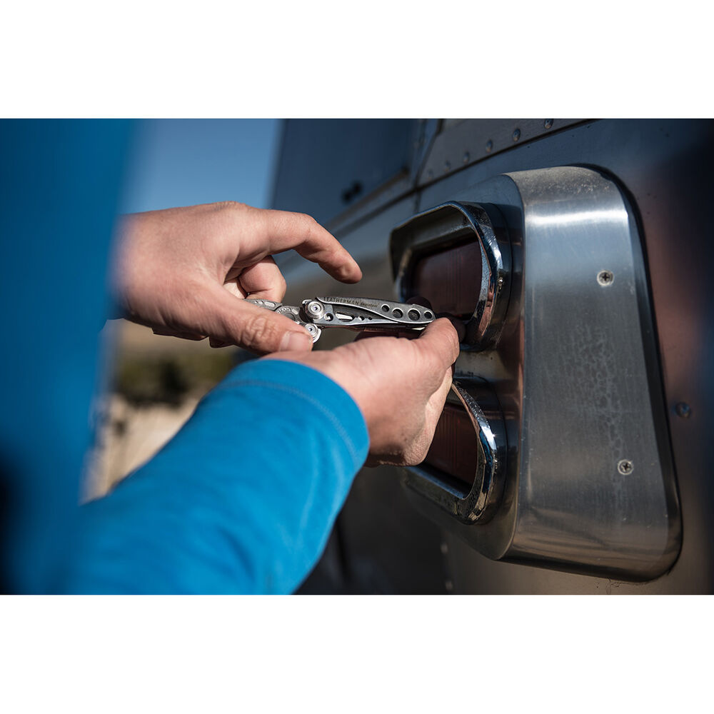 Leatherman Skeletool 7-In-1 Multi-Tool