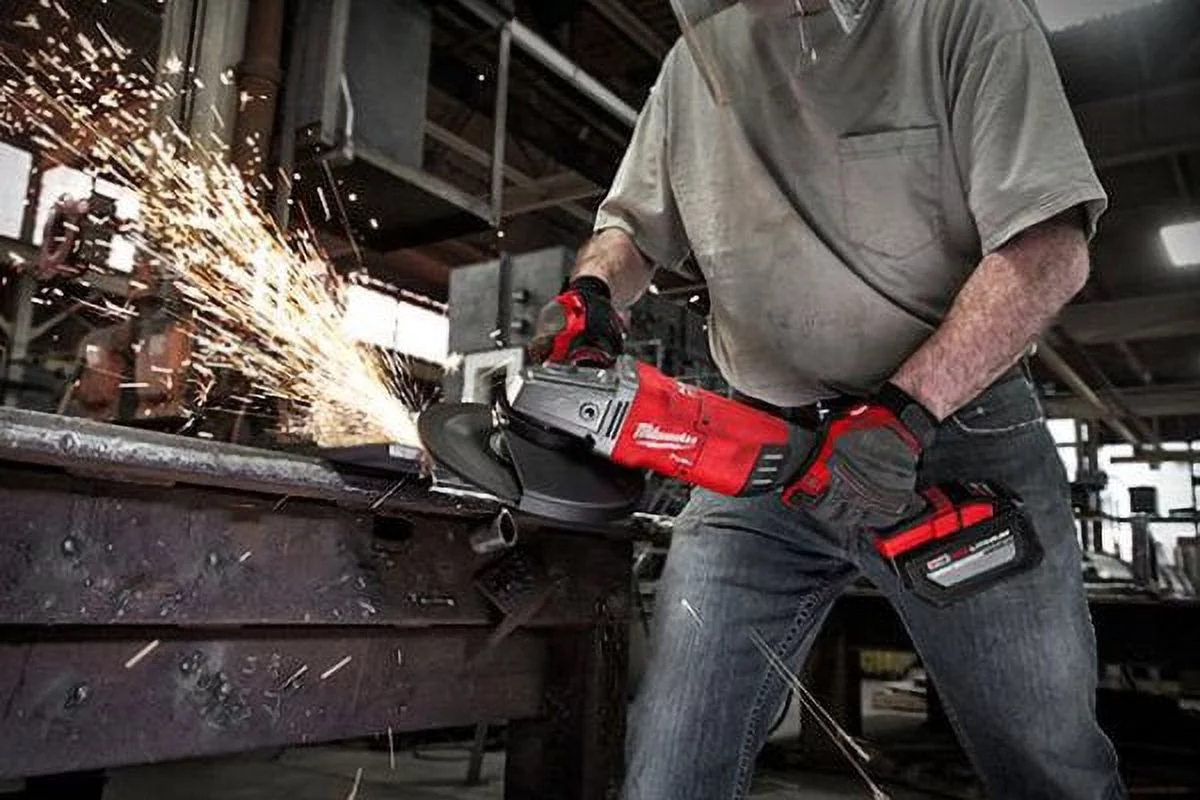 Milwaukee 48-59-1200 - M18 Redlithium High Output 12.0Ah Li-Ion Battery and Wall Charger