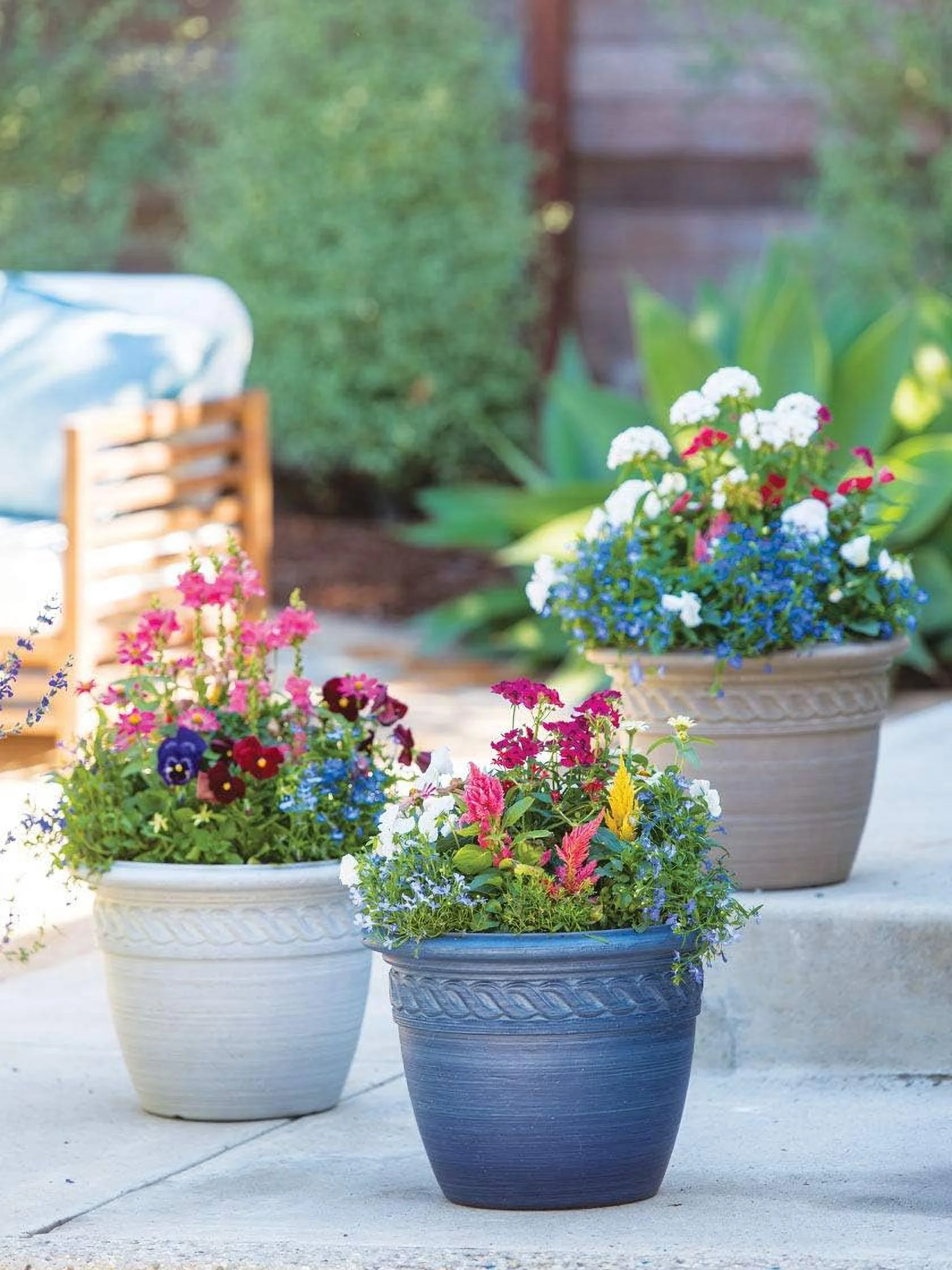 Cortina Self-Watering Planter | 16 Inch Diameter 12