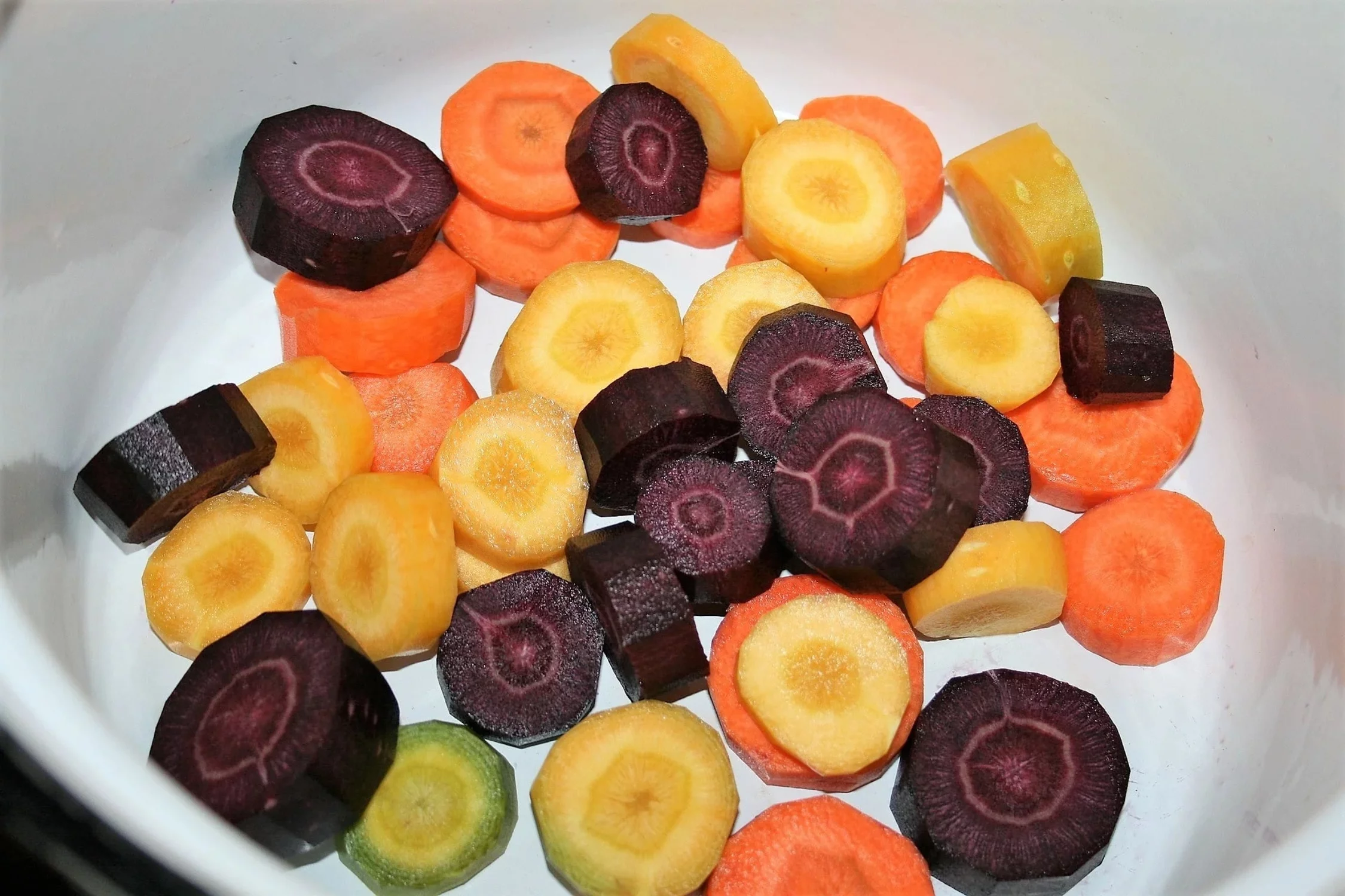 300 BLACK NEBULA CARROT Daucus Carota Root Vegetable Seeds