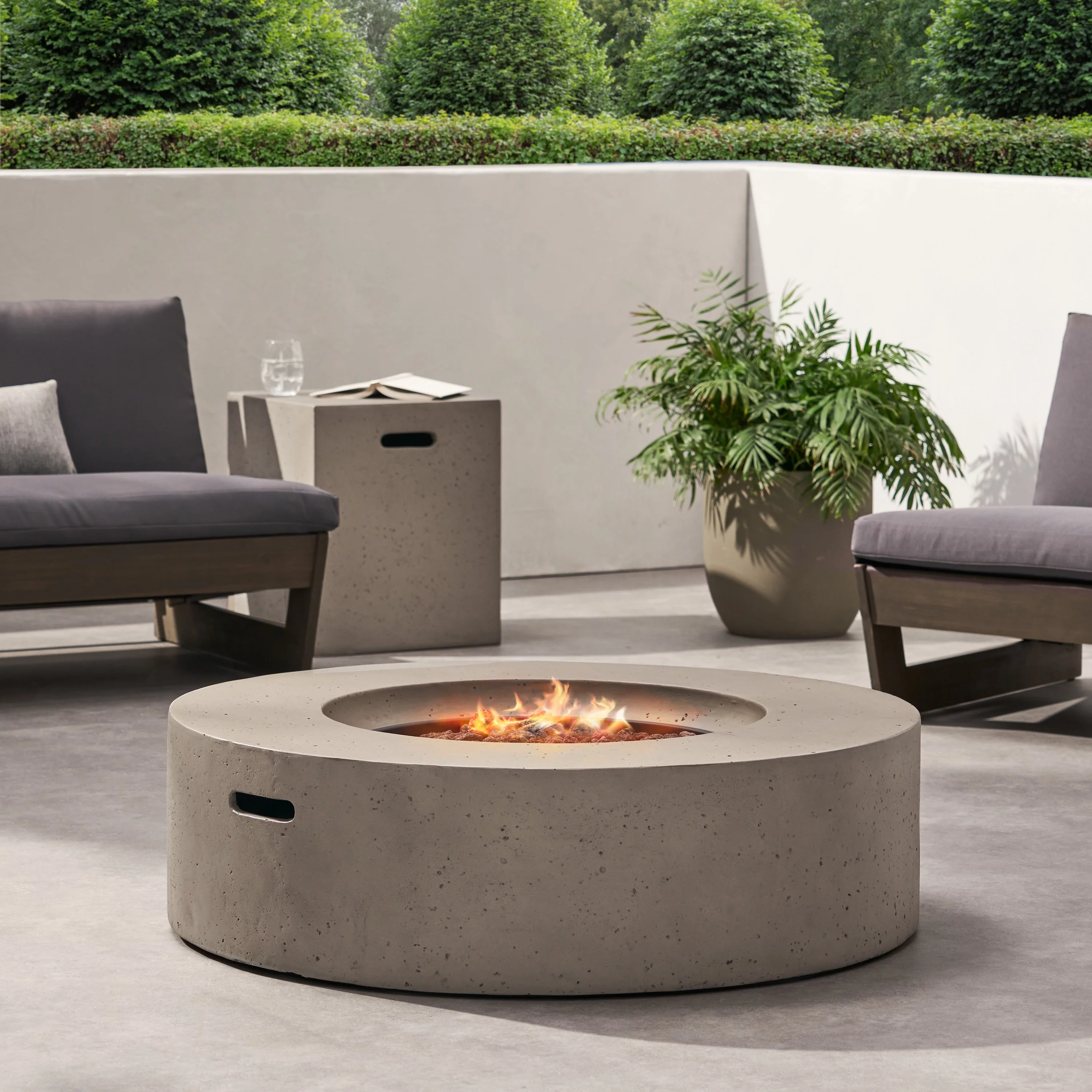 Hayes Circular 50K BTU Outdoor Gas Fire Pit Table with Tank Holder, Light Grey
