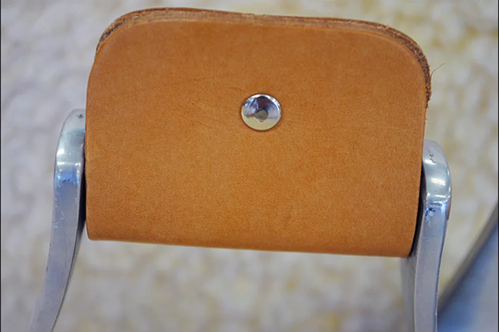 Hilason Western Horse Saddle Aluminium Bell Stirrups With Black Pad