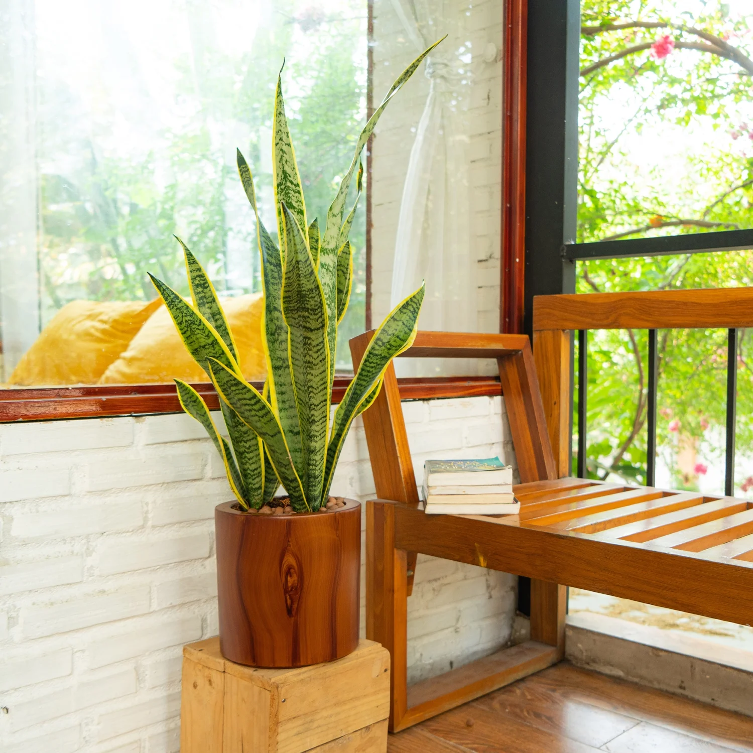 YLtoohoom 7.8 in. Painted Plastic Self-watering Planter Pot