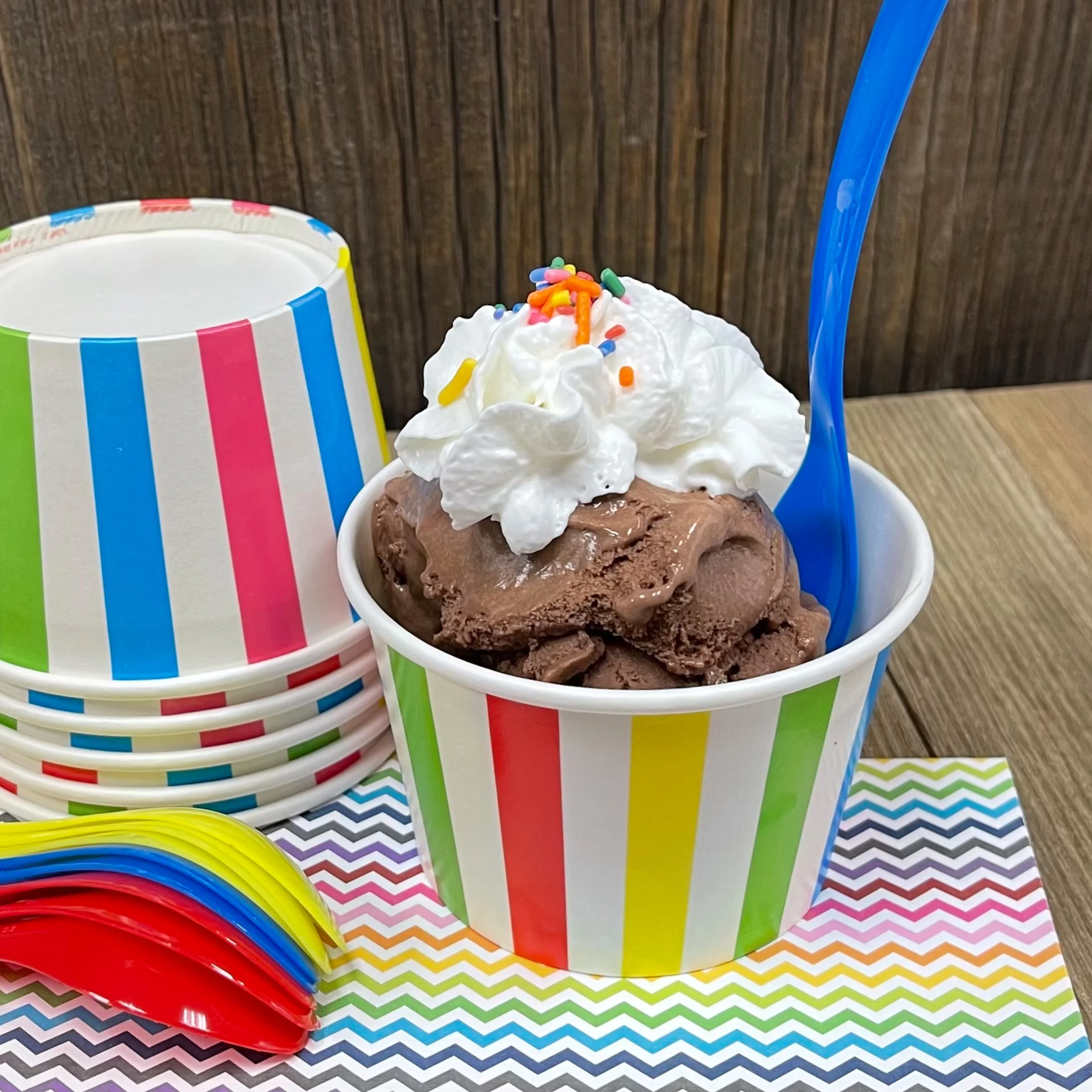 16 Pk Circus Birthday Party Ice Cream Kit - 8 Oz. Stripe  Cups