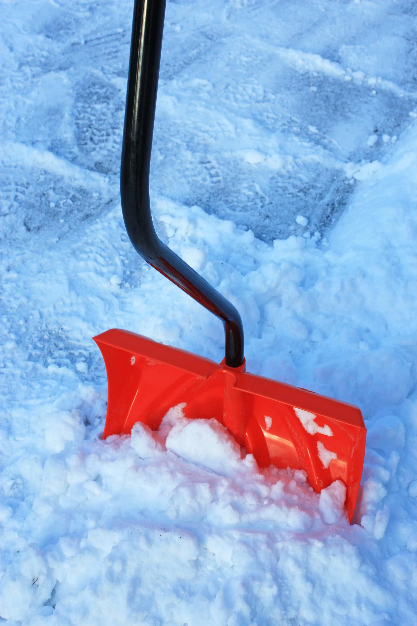 EMSCO Group - Bigfoot Premium Polyethylene Snow Shovel with Metal Lifesaver Handle and Metal Edge