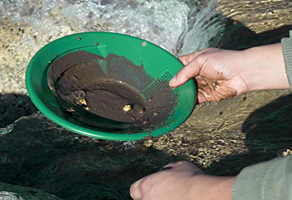 Portable Prospecting Kit; Two Mini Classifiers With Two Spiral Pans, Plastic Shovel Or Pay Dirt And Black Separator Magnet
