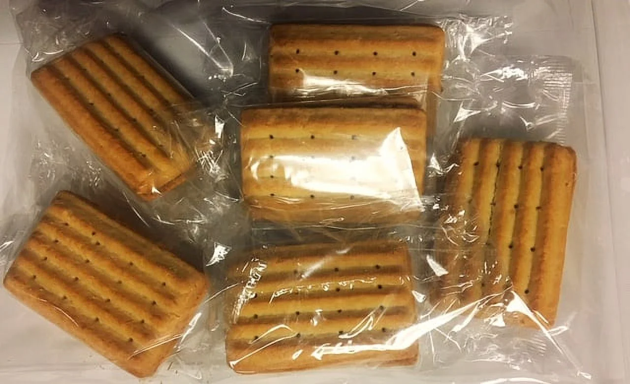 Guava Sandwich Cookies (Bocaditos de Guayaba)