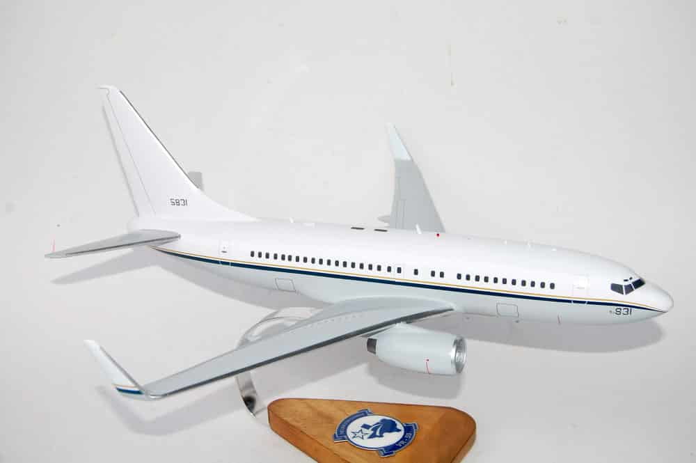 VR-59 Lone Star Express C-40a Clipper Model, 1/74th  (18