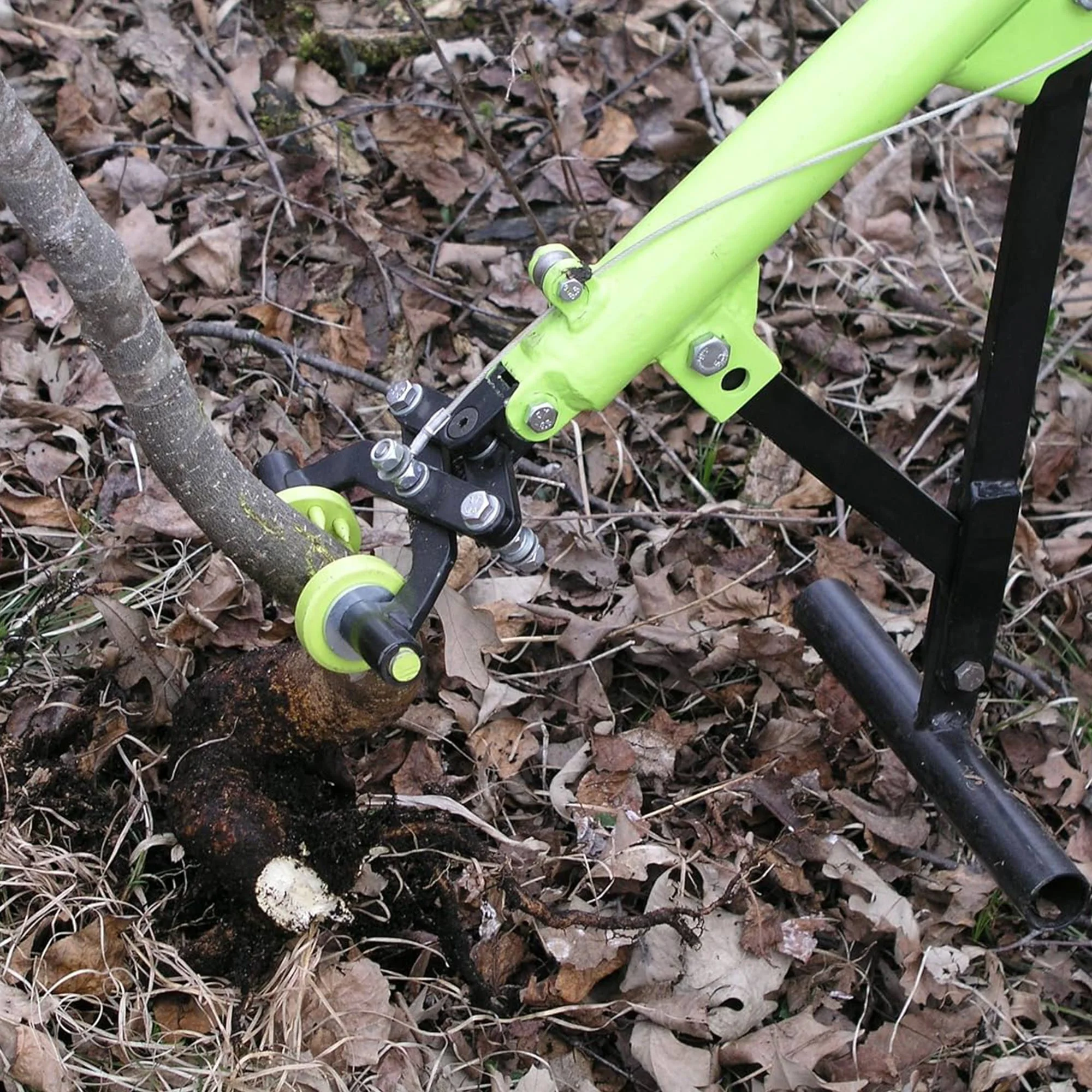 Brush Grubber Single Person Ironclad Manual Handled Brush Grubber