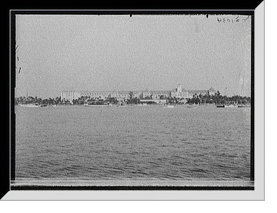 Historic Framed Print, [Hotel Royal Poinciana Hotel, Palm Beach, Fla.], 17-7/8