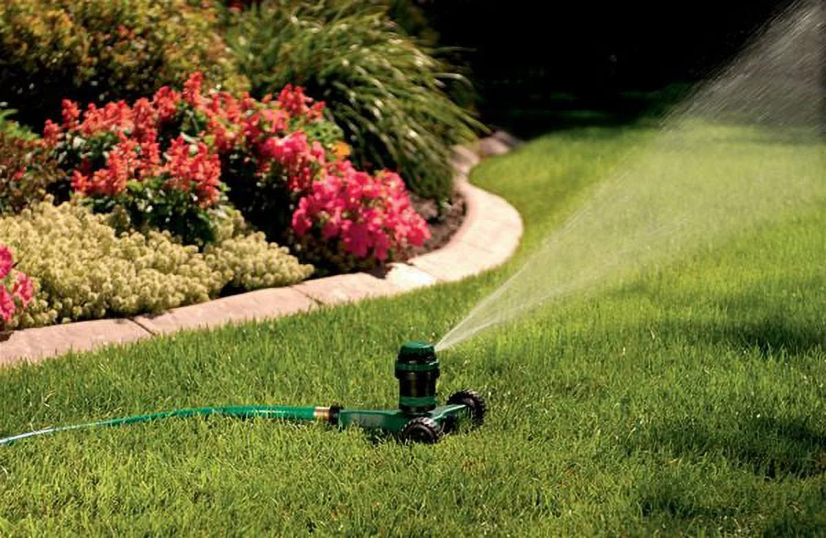 Adjustable Gear Drive Lawn Watering Sprinkler on Base