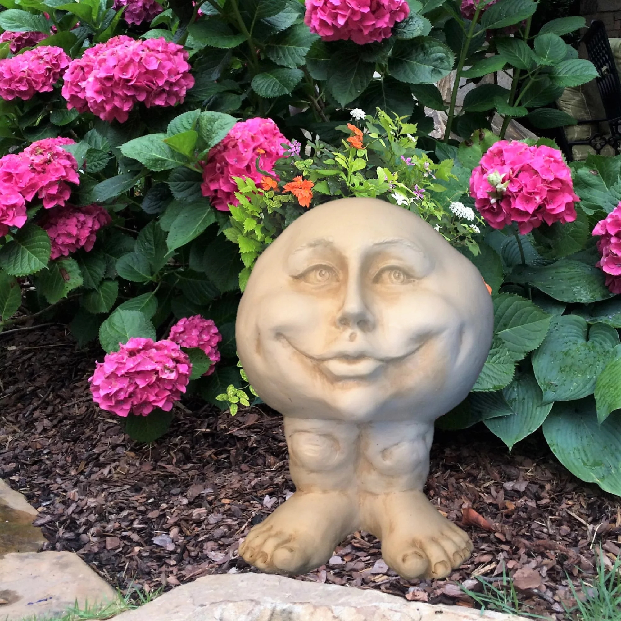 Homestyles Antique White Mama Petunia the Muggly Face Humorous Statue Planter Pot