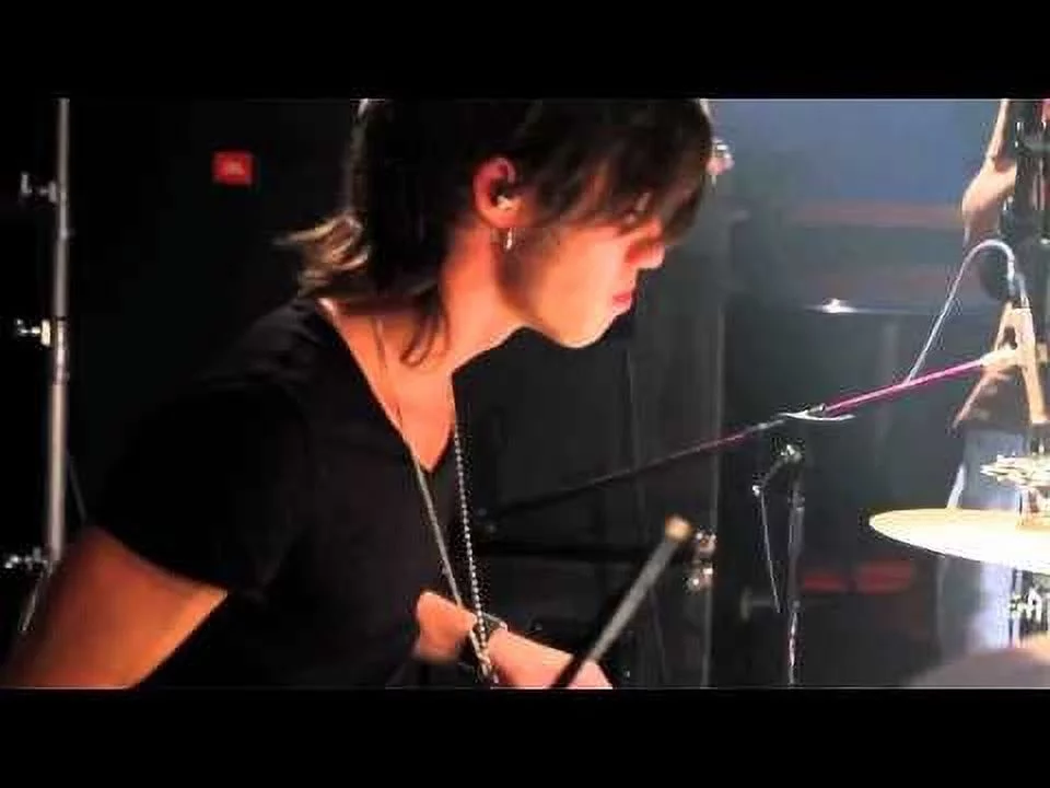 Vic Firth  American Classic 5A Wood Tip Drumsticks - Pink Finish