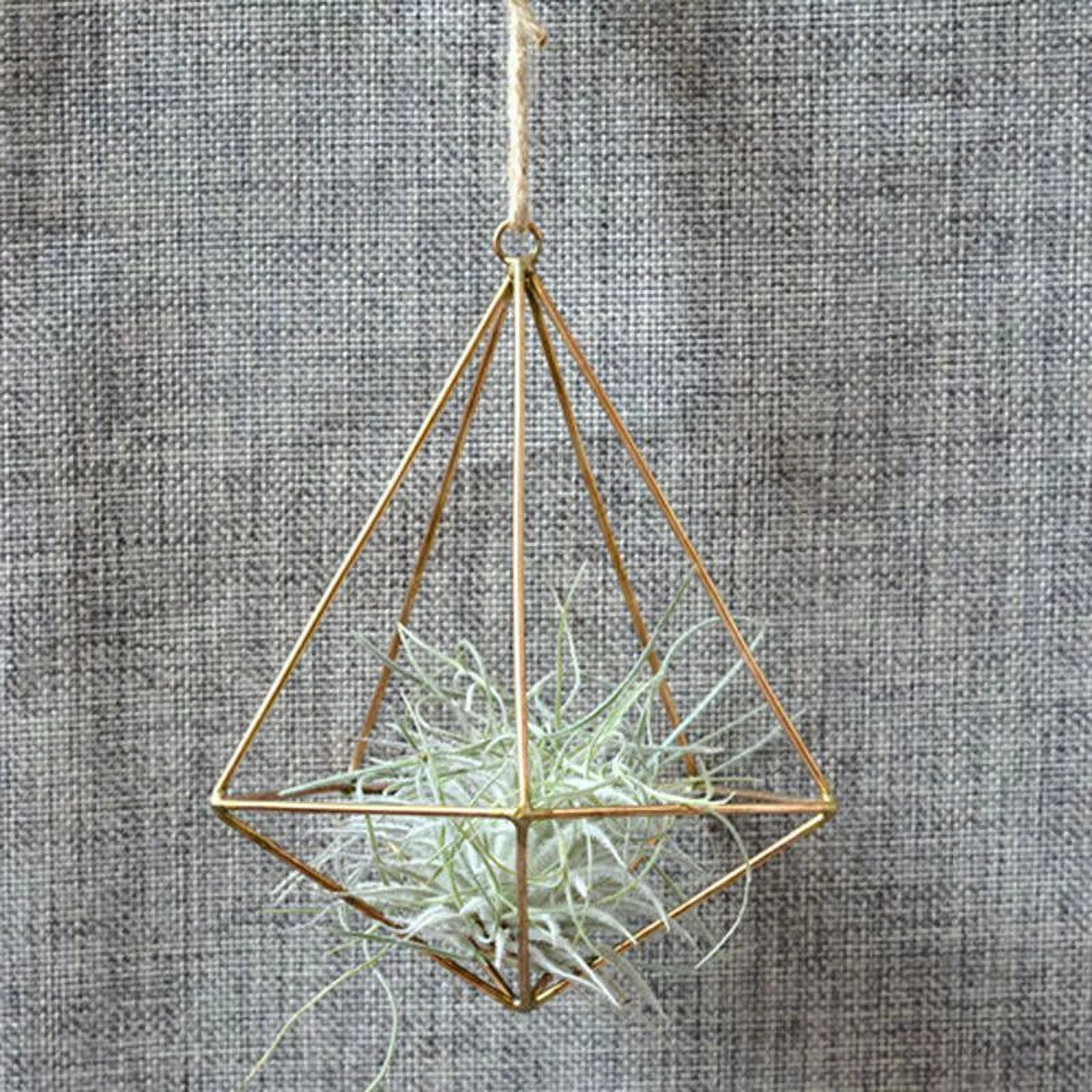 Terrarium Box Moss Fern Flower Pot Decoration Vintage Freestanding Hanging Geometric Metal Pot Rack Tillandsia Flower Plant Pot Gold 7.5x7.5x10.5cm