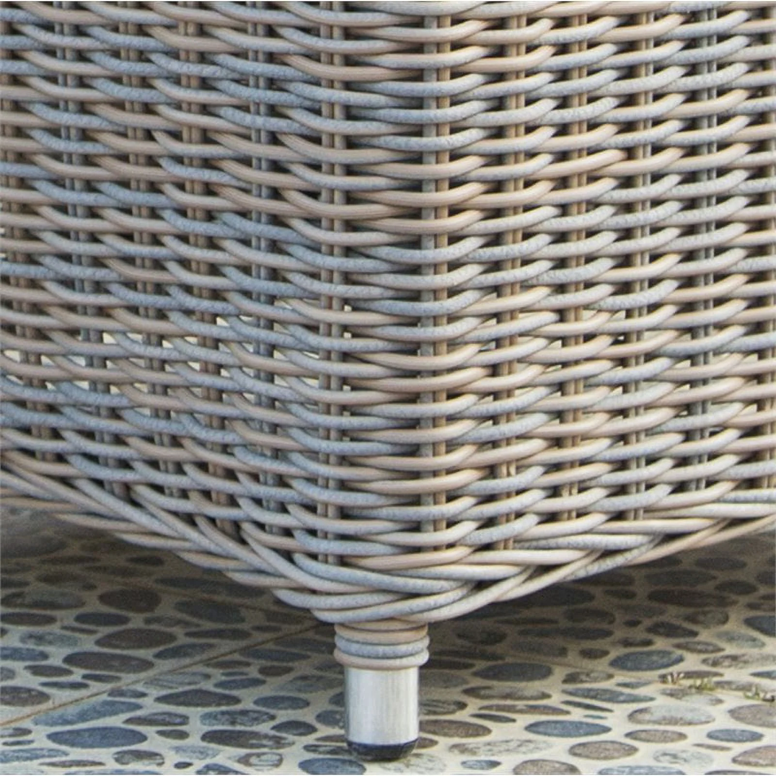 Padma's Plantation Nico Aluminum Patio Cushion Chair in Kubu Gray