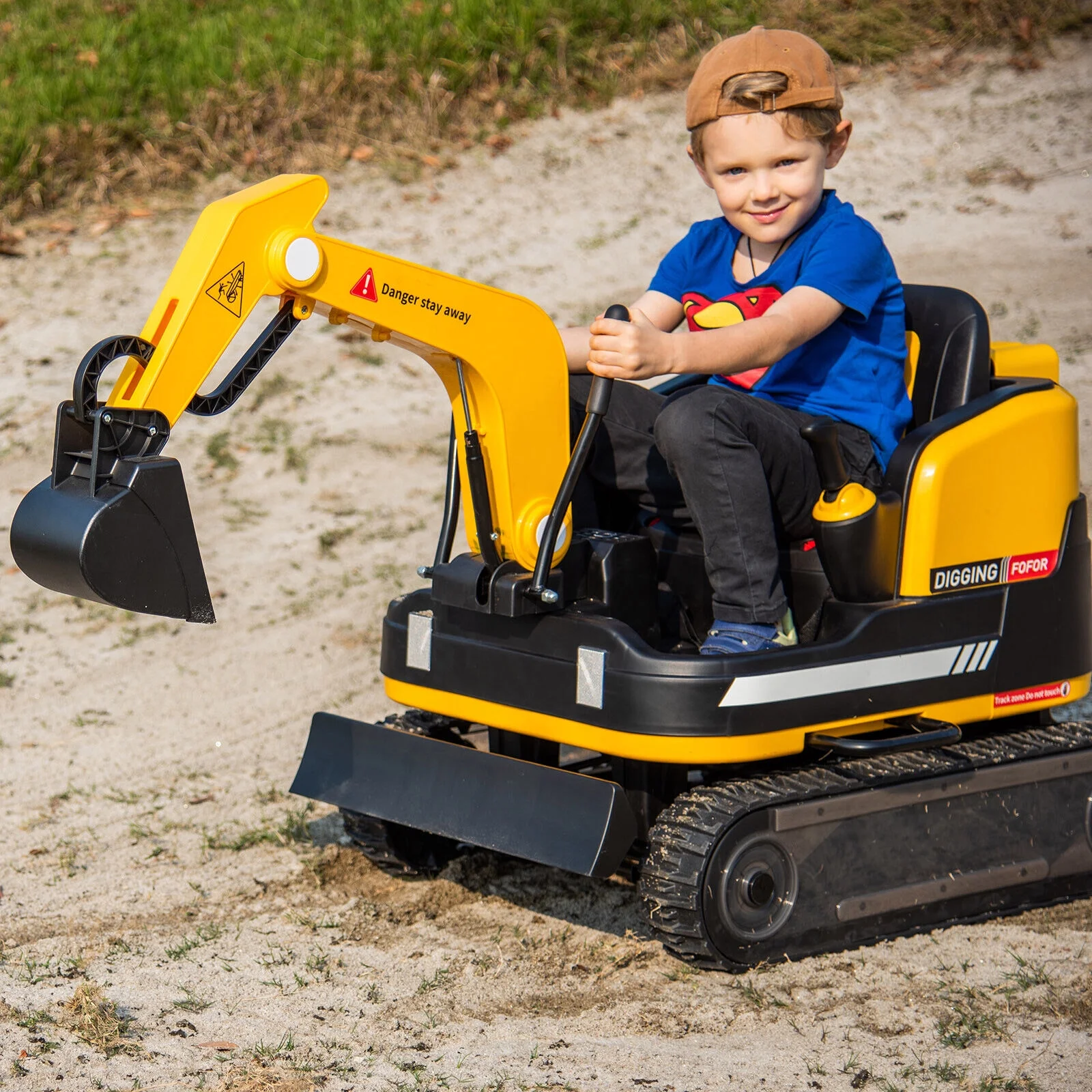 2 IN 1 12V12AH Powered Kids Ride On Excavator Bulldozer 360°Electric Traxcavator 3-speed w/Music,Toolbox,Remote Control(Yellow)