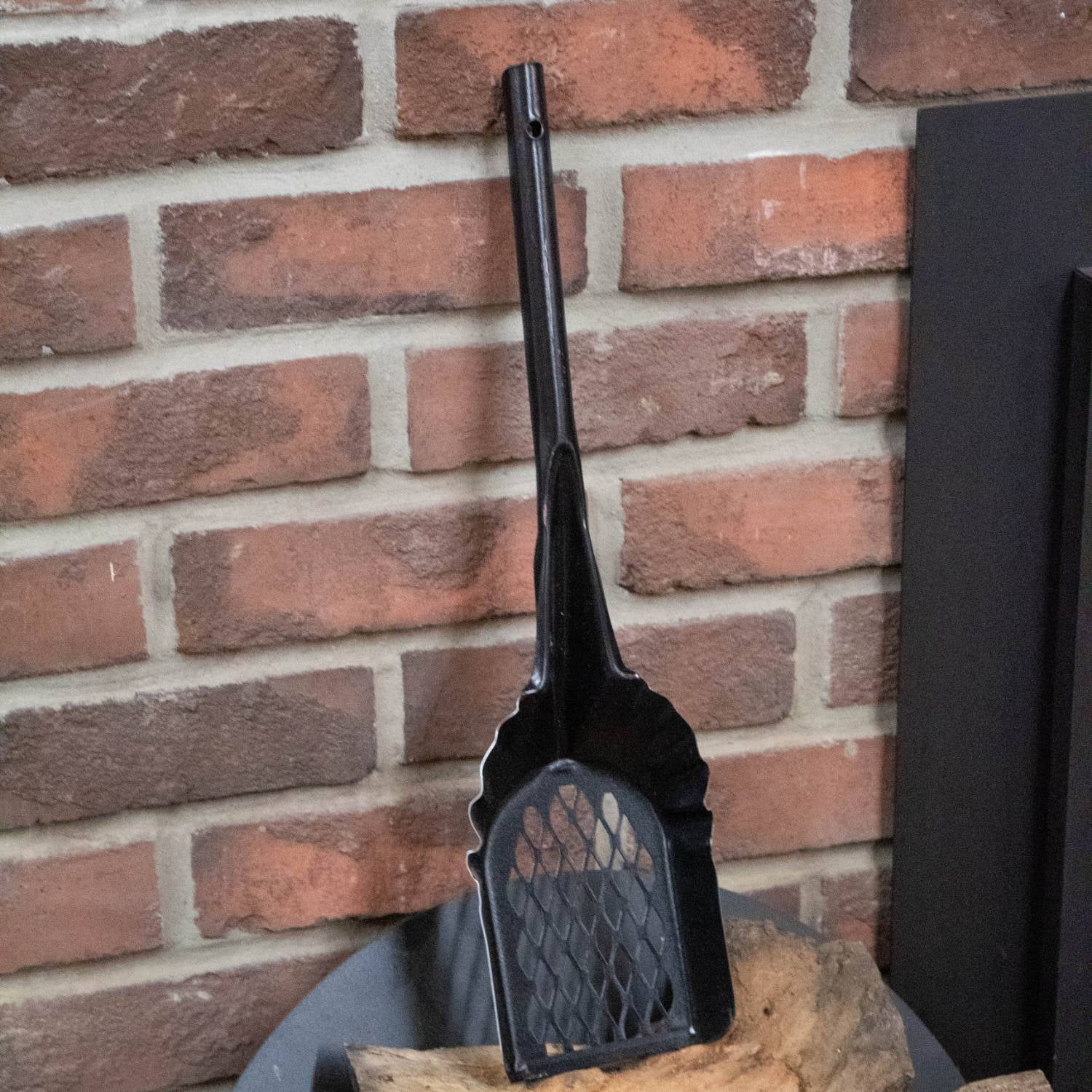 Endless Embers KoalKeeper Fireplace Shovel, Ash Sifting Ember Recovery Tool, Black Powder-Coated Steel, 18 in