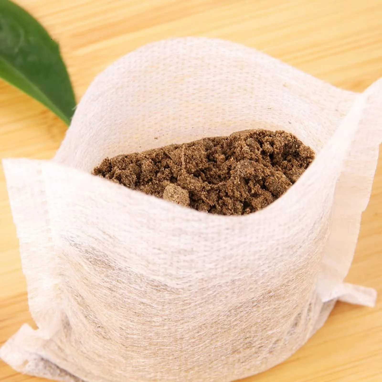 Seedling Plant Grow Bags, Biodegradable Non-Woven Nursery Fabric Seeding Starting Fiber Soil Transplant Pouches, Home Garden Supply - 12 x15 cm (Pack of 40 Pcs)