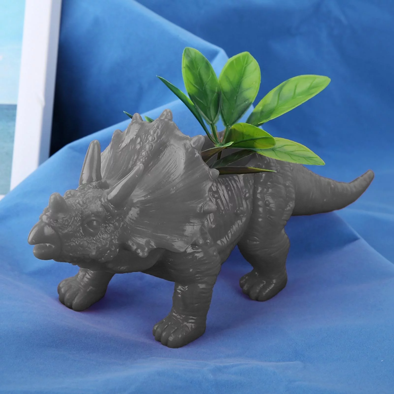 Animals Succulent Plant Pot, Personality Animal Triceratops Flower Pot Cactus Succulent Plant Pot Garden Decoration for Home Office Desk Decoration Garden(gray)