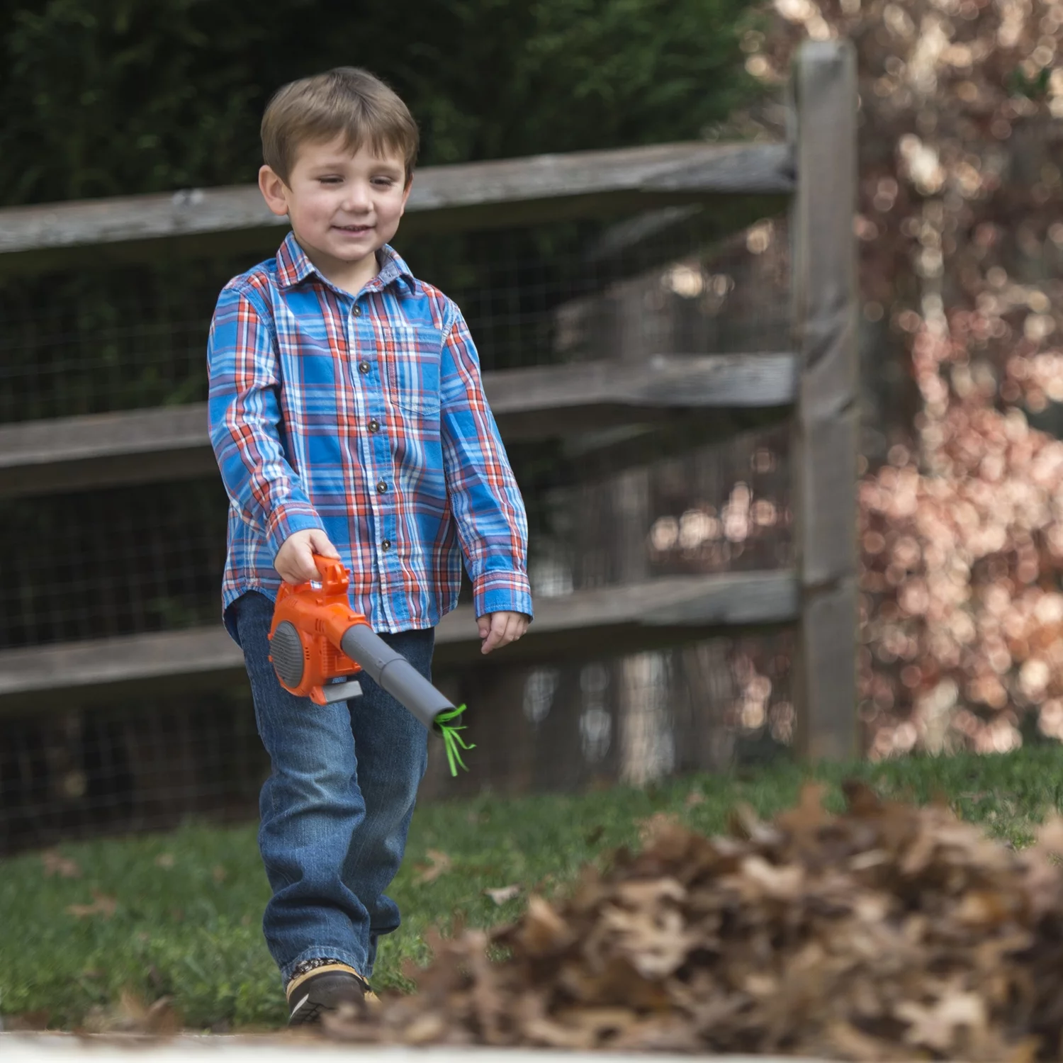 Husqvarna 125B Kids Toy Battery Operated Leaf Blower with Real Actions 585729101