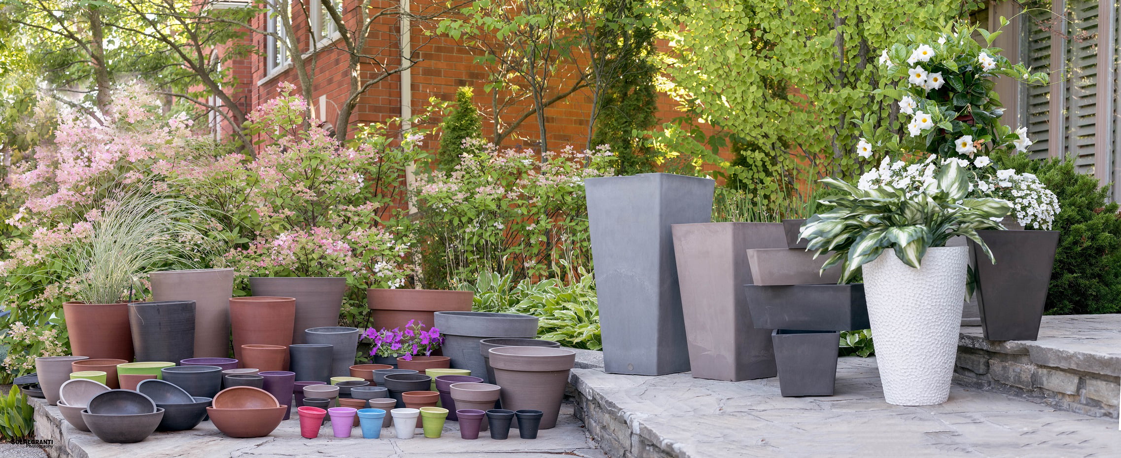 Algreen Products  Valencia Bowl Planter - Ribbed Charcoal - 20 in.