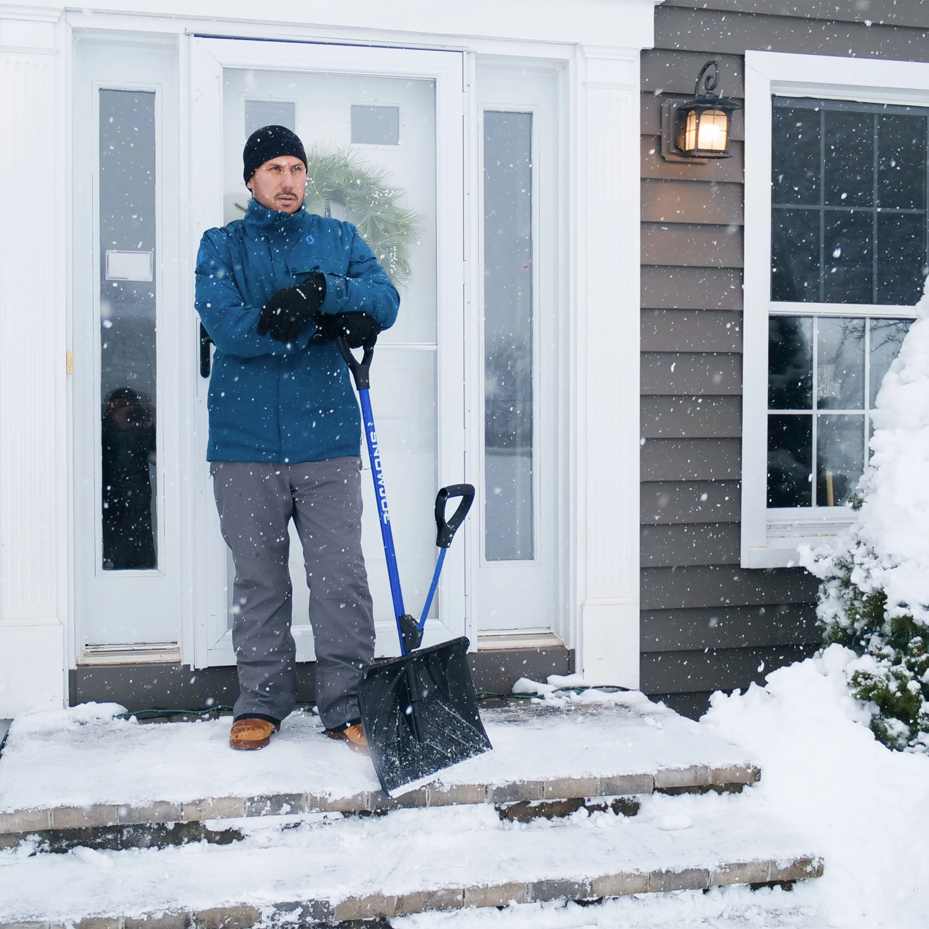 Snow Joe Shovelution Strain-Reducing Snow Shovel, 18-in Poly Blade