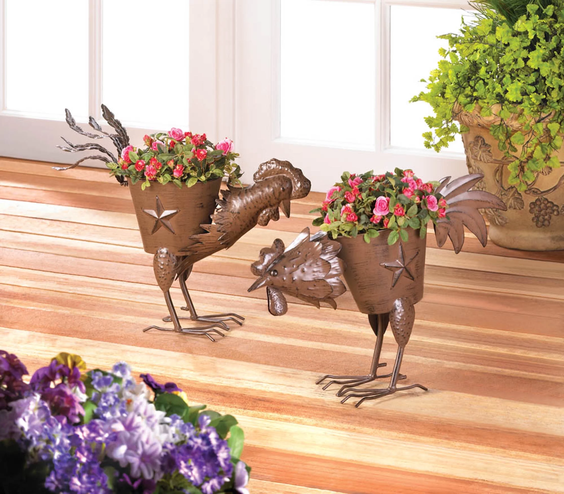Zingz & Thingz Metal Pecking Rooster Planter in Brown