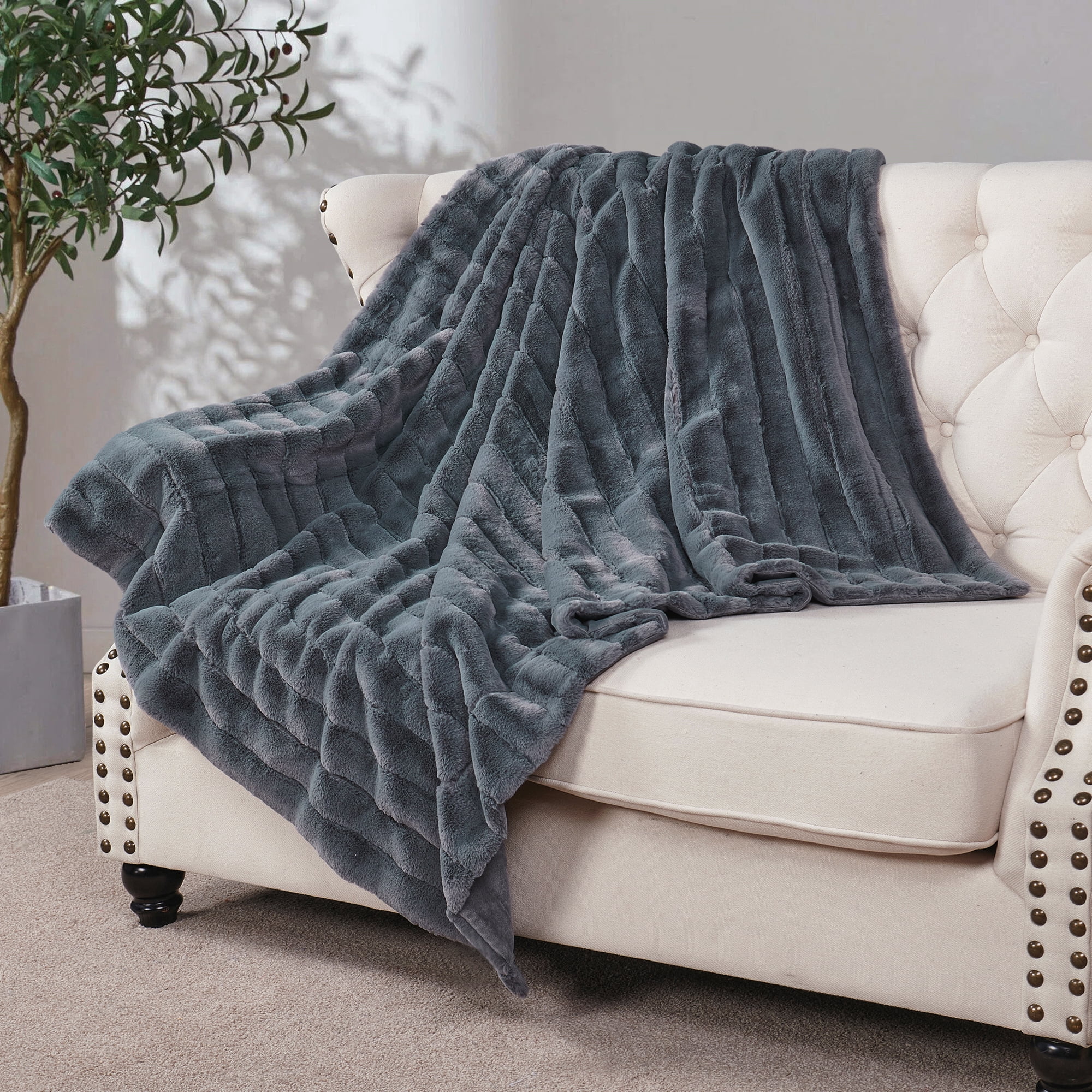 Home Soft Things Willow faux fur throw - 50x60