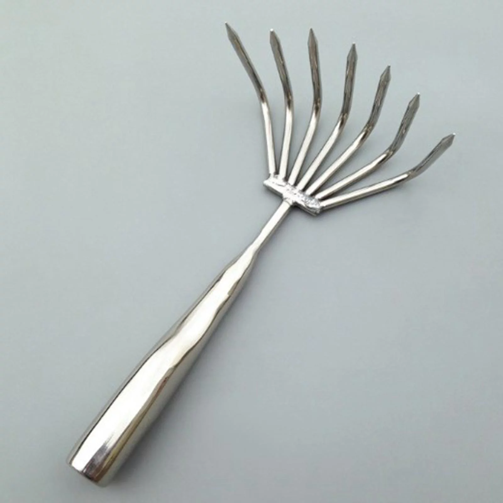 Hand Rake Gardening Leaf Rake Comfort Handle ,Handheld Claw Rake Soil Tiller ,Metal Shrub Rake for Mulch Loosening Soil Grass Lawn Weeding 7 Tines