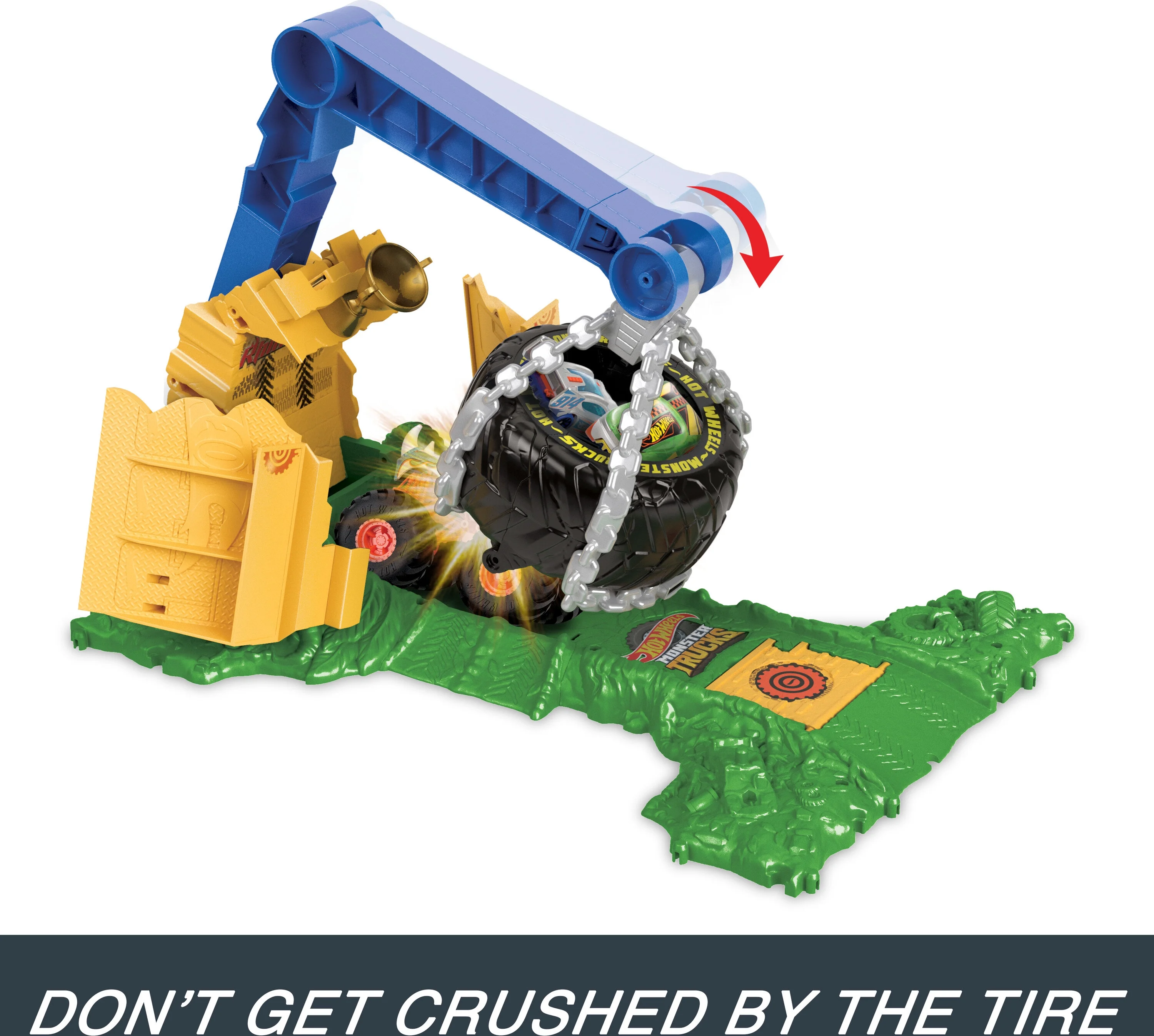 Hot Wheels Monster Trucks Rhinomite Chargin’ Challenge Playset with 1 Toy Truck & 2 Crushed Cars