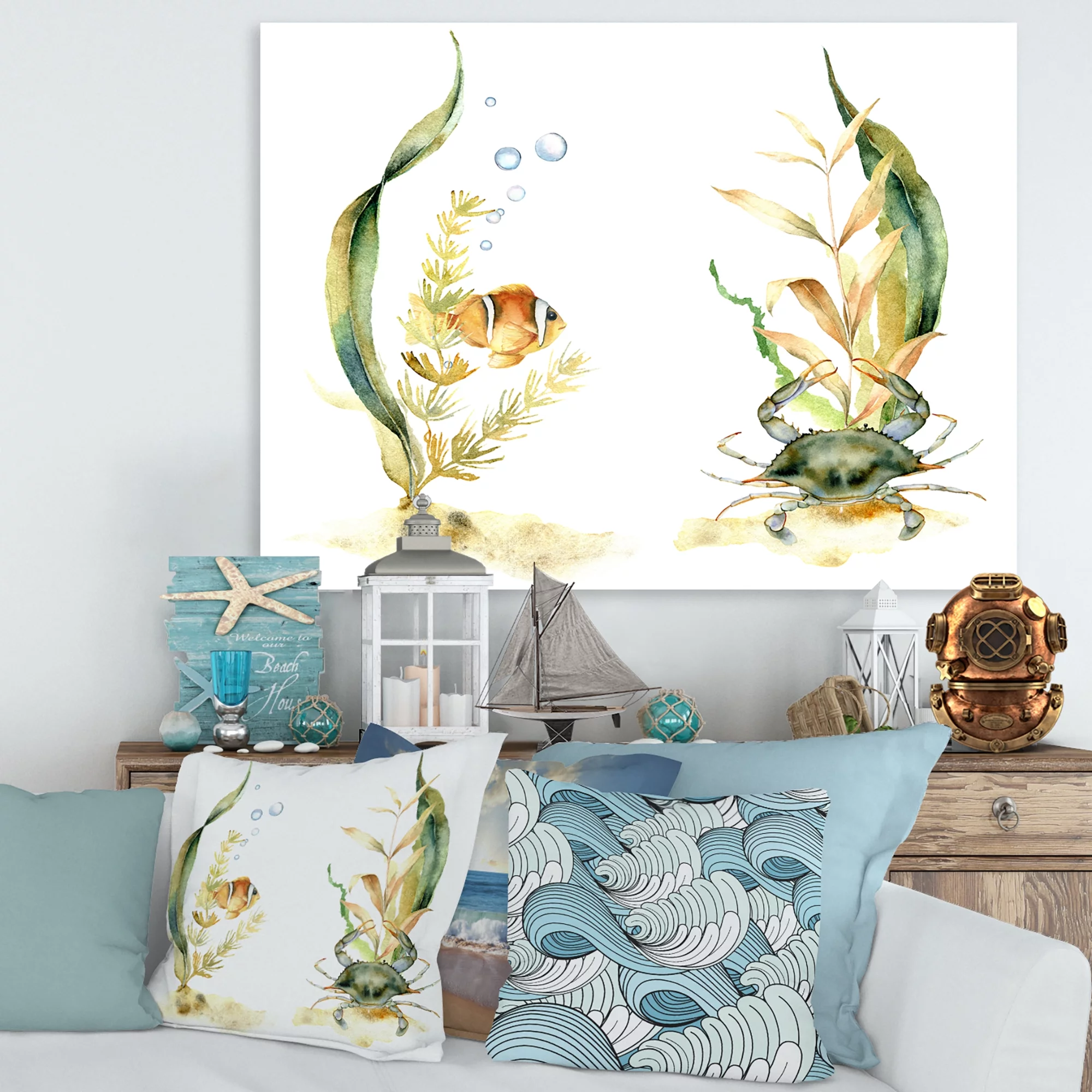 Designart ' Tropical Fish With Air Bubble and Algae ' Traditional Canvas Wall Art Print