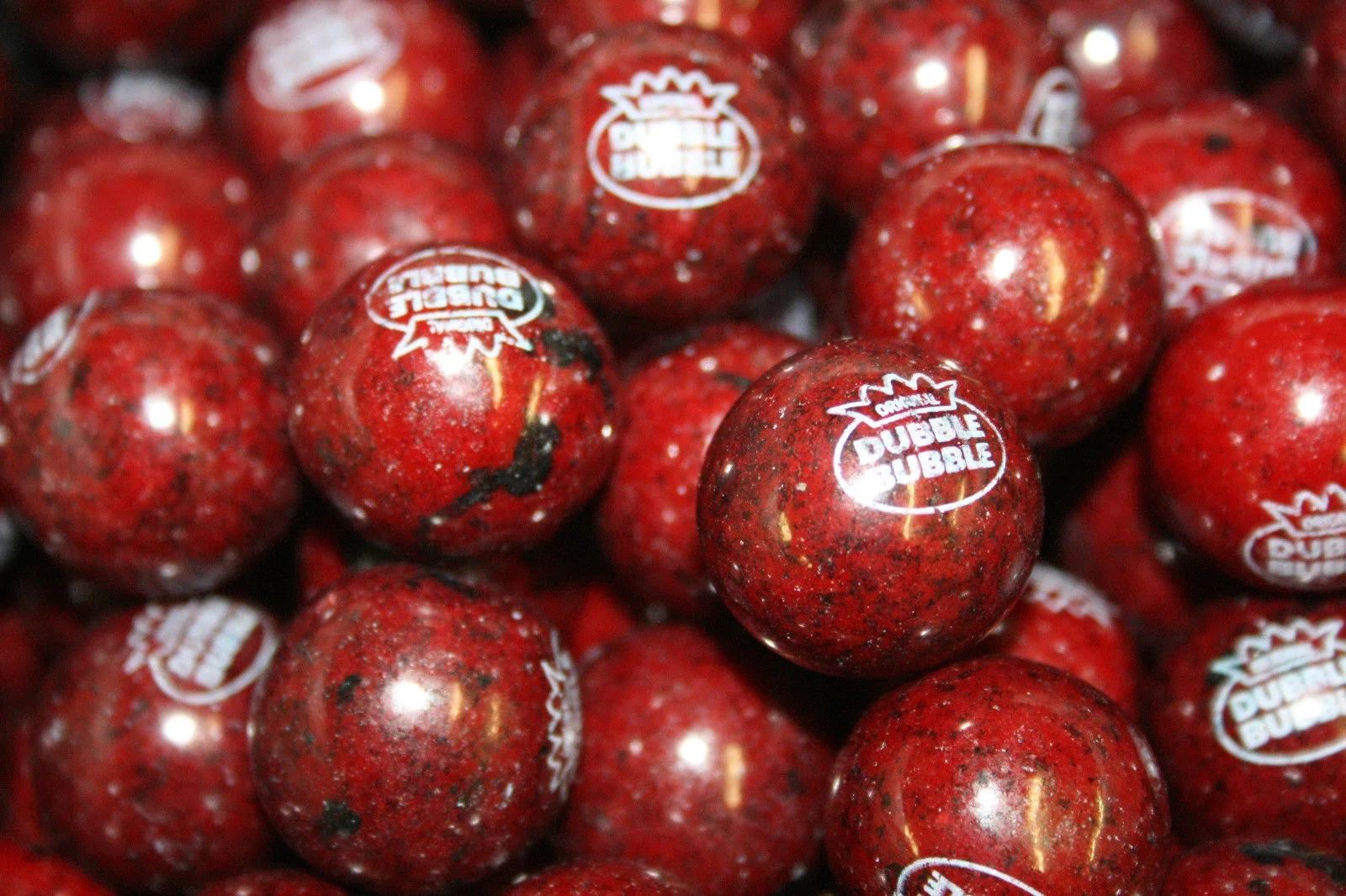 BASYIDE CANDY GUMBALLS BLACK CHERRY BUBBLE GUM 25mm or 1 inch , 1LB