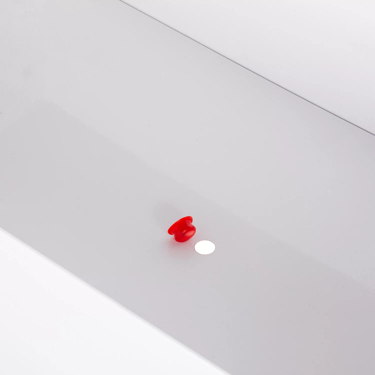 Metal Grow Table with Handle White