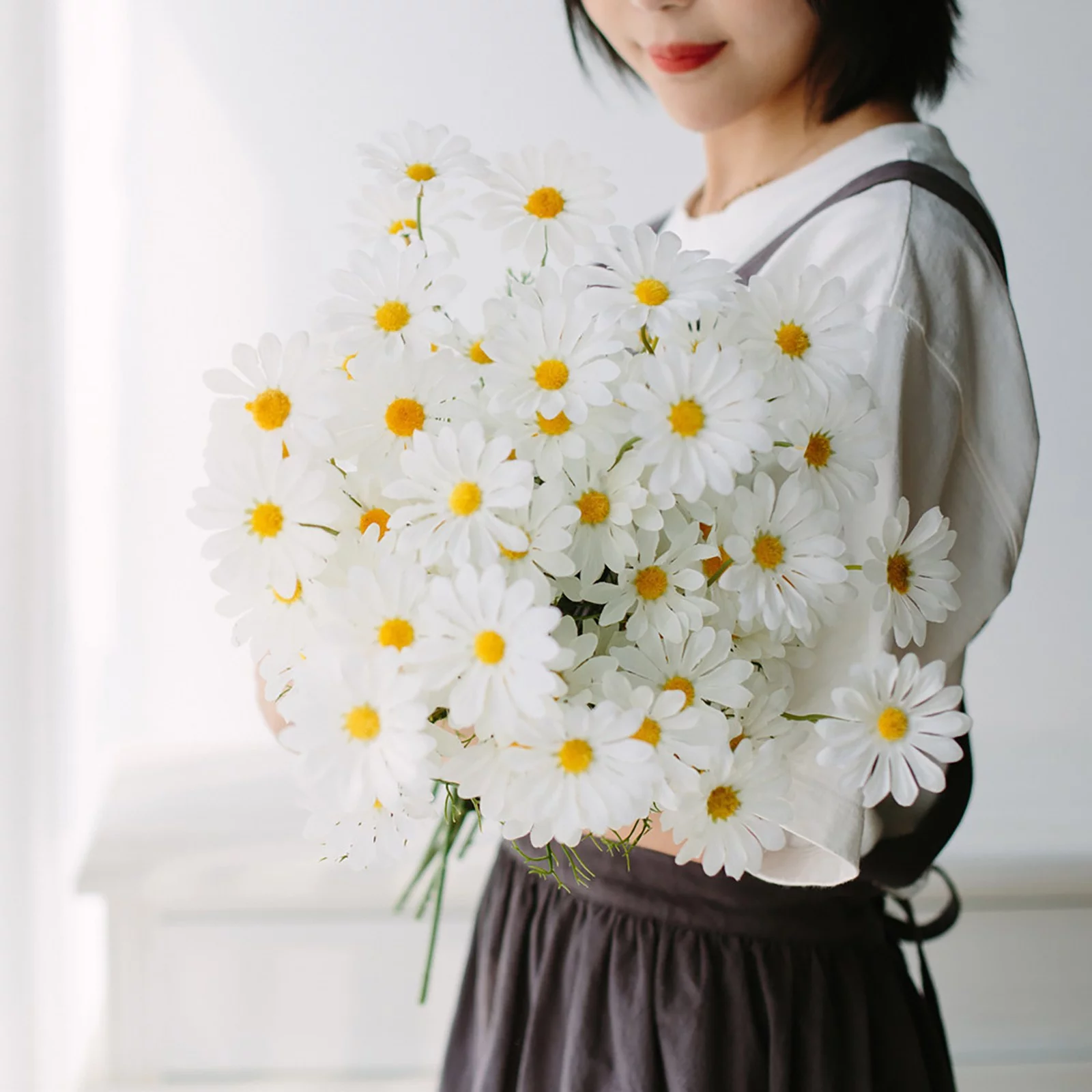 Scceatti Artificial Flowers for Outdoors Fake Daisy Silk Flowers Simulation Of Artificial Flowers Flower Arranging Imitation Bouquet Silk Flower for Table Home Wedding Kitchen Garden Home Decor