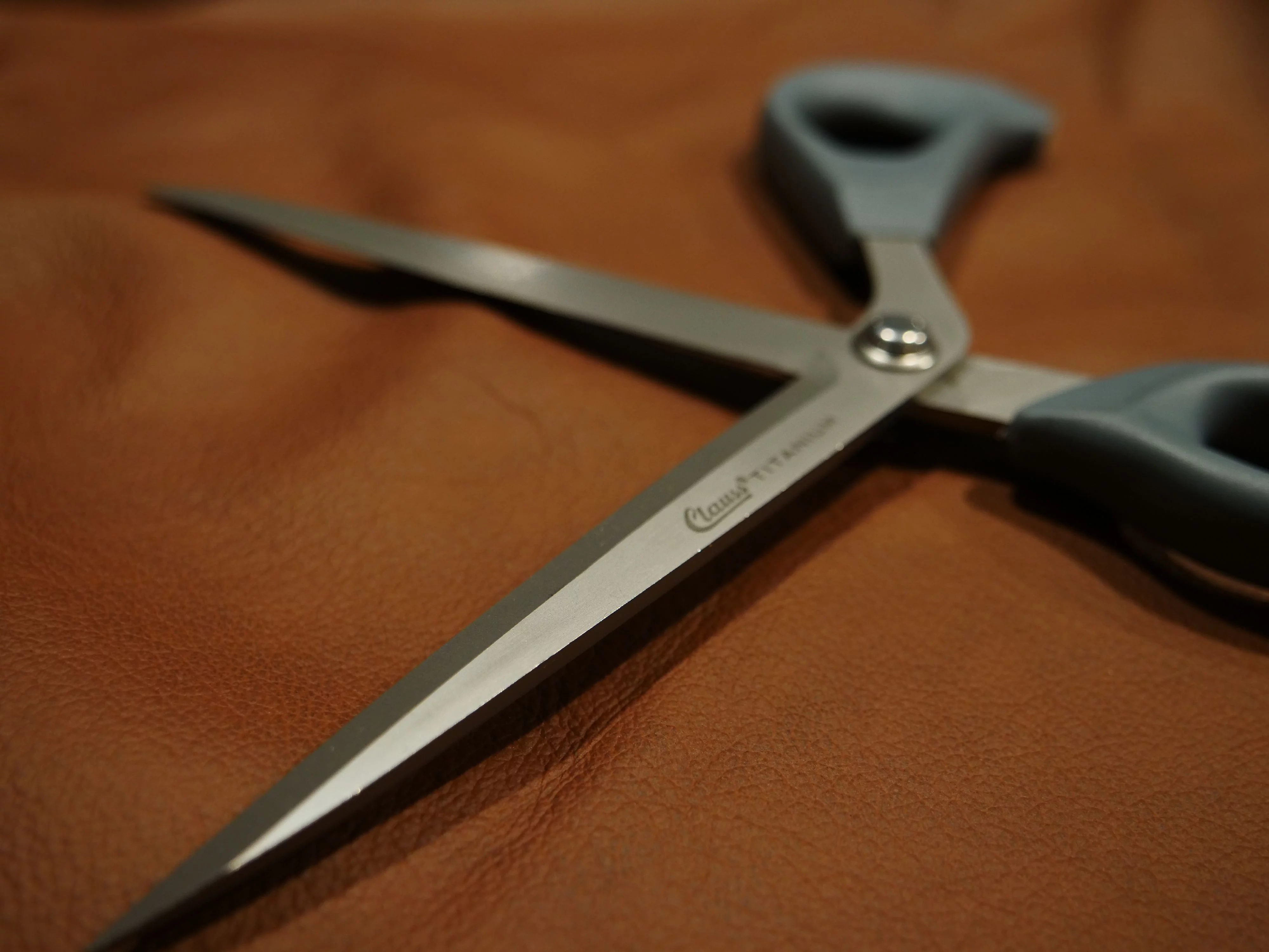 Clauss Ultraflex Titanium  Bonded Shears with Adjustable Tension, 10