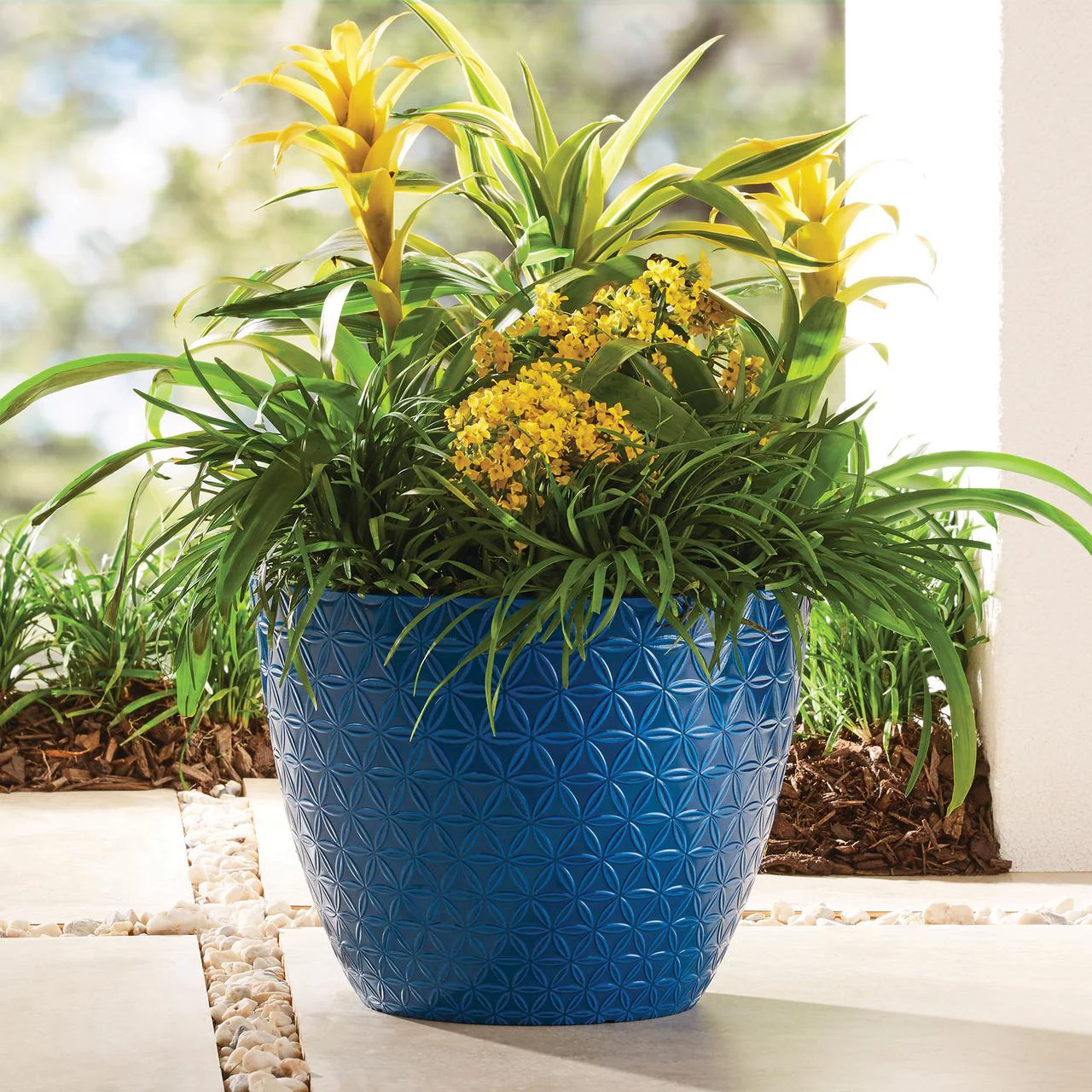 Better Homes & Gardens Fossano Blue Resin Planter, 15.9in x 15.9in x 12.1in