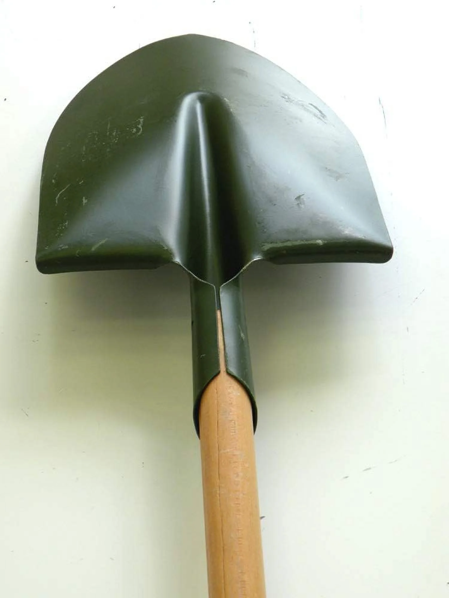 Round Point Shovel with Heavy Gauge Alloy Steel Blade  D-Grip Wood Hle