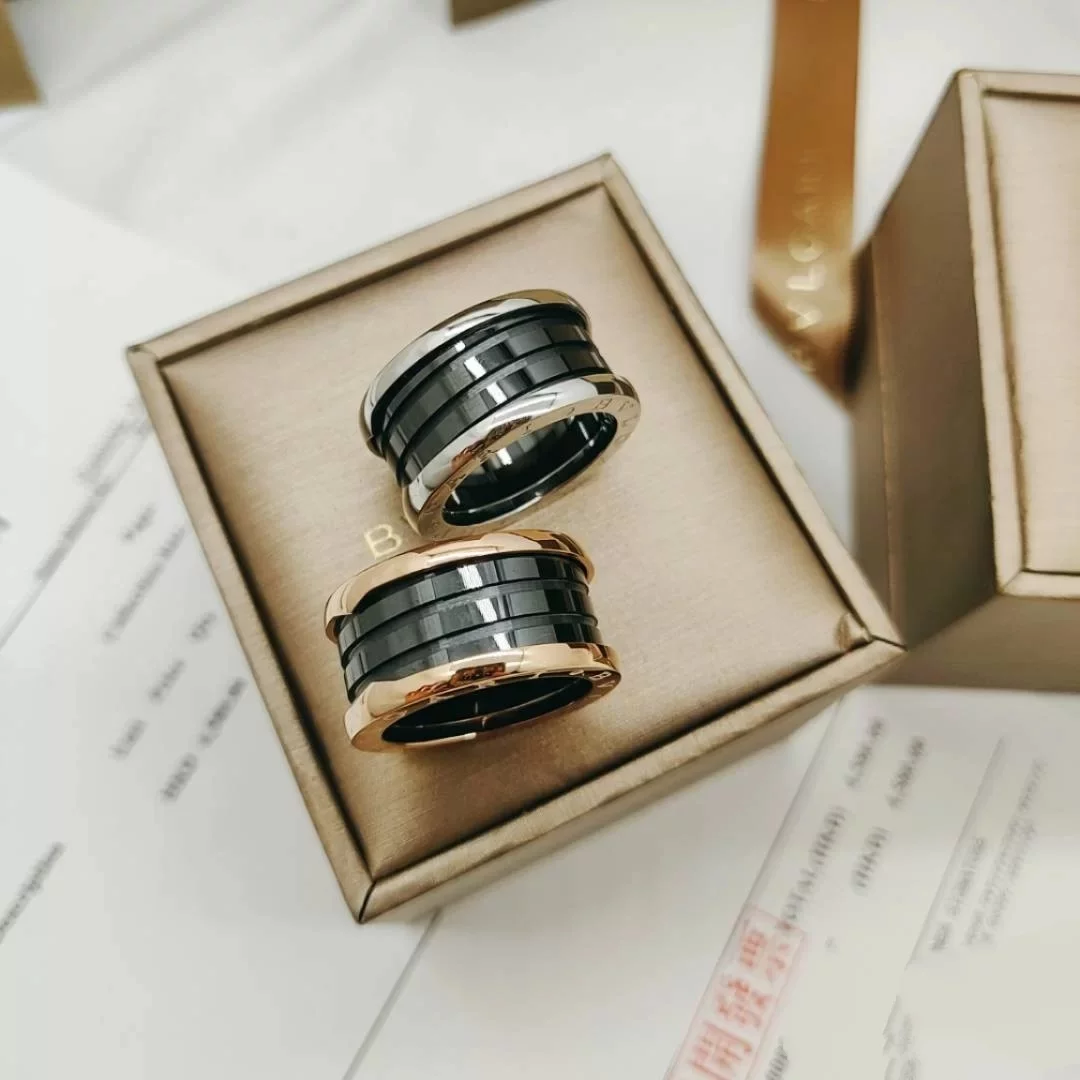 18k Rose and White Gold Women's and Men's Ring Black Ceramic Spiral and White Ceramic Spiral Four Band Ring