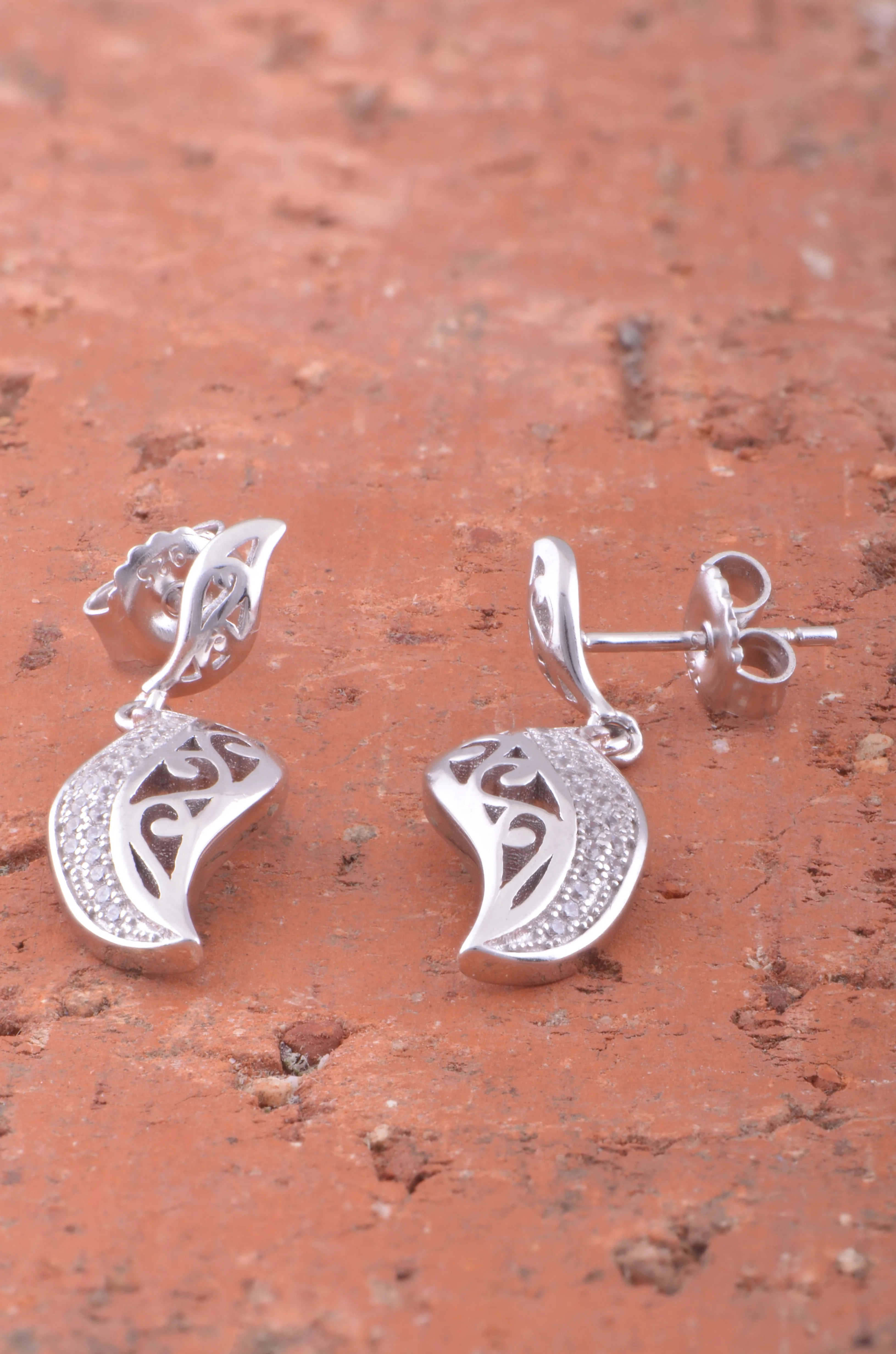 SilverCloseOut Rhodium Plated Sterling Silver Pave Cz Ivy Leaf Dangling Push Back Drop Earrings