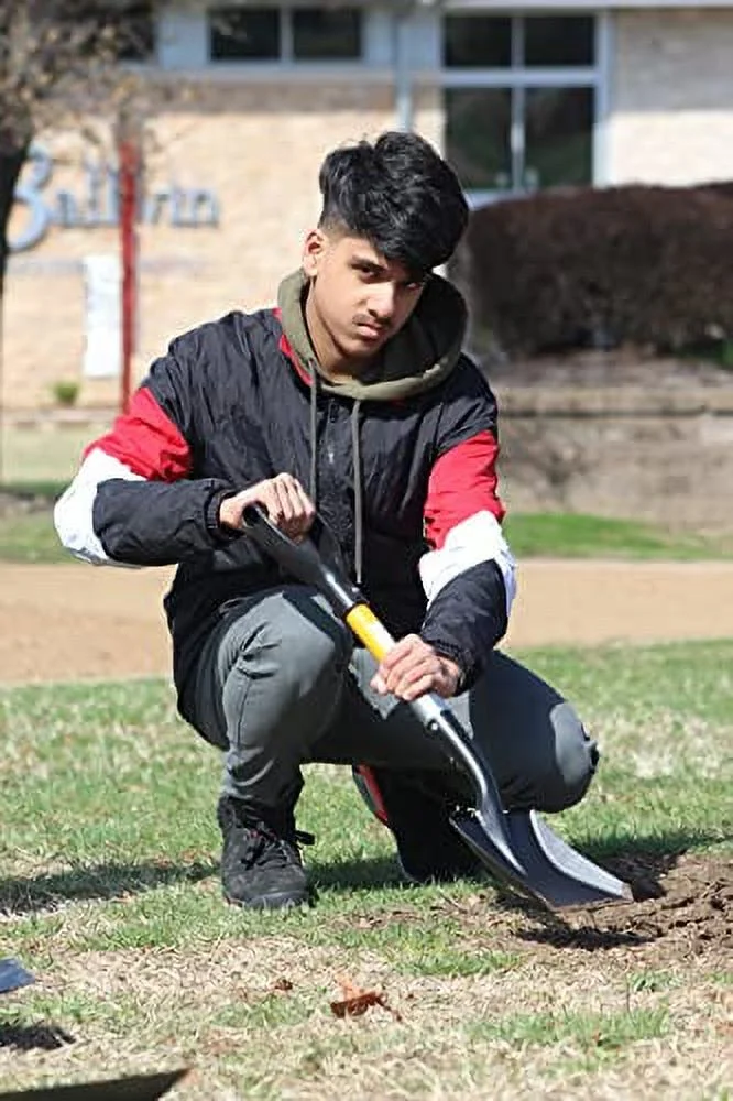 2 Various Assorted Round And Square Shovels (2 Pcs) – 27 Inches In Length With D-Cup Mini Handle Shovels, Sturdy Build And Easy To Use, Firm And Comfortable Durable Handle, Built To Last