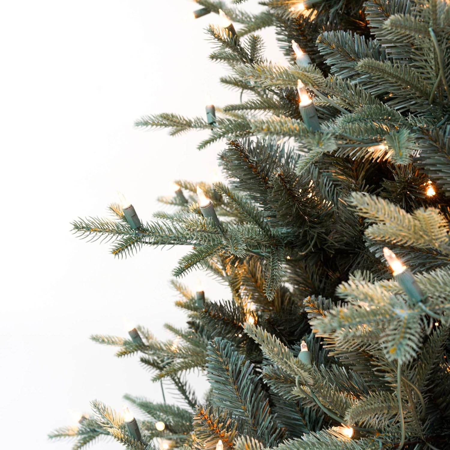 HYUN Blue Spruce Pre-Lit Artificial Christmas Tree, 6.5 Feet, Clear White Lights