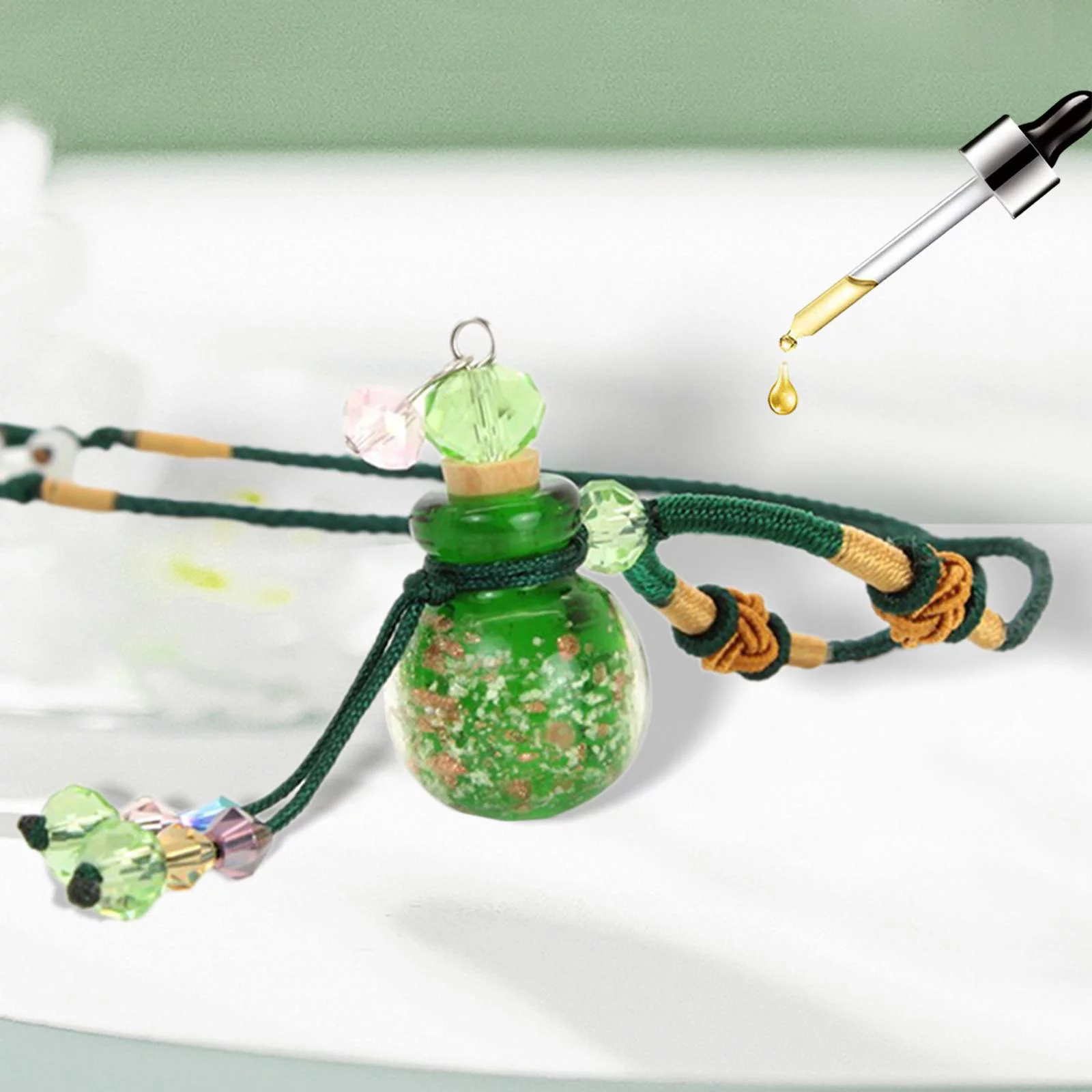 Refillable Empty Lovely Gourd Shaped Essential Oil Bottle Pendant Necklace, Adjustable Rope Fragrances 1ml Perfume Bottle Urn Bottles , Green