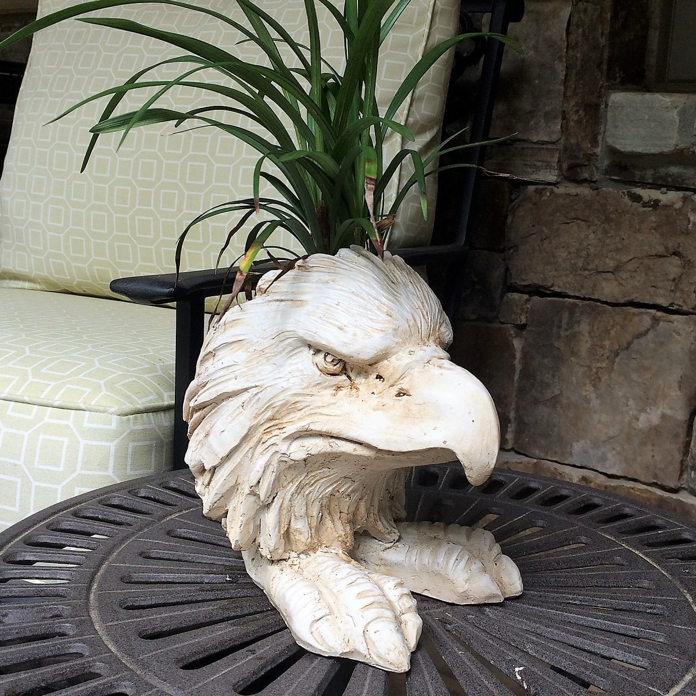 Homestyles Antique White American Eagle Mascot Muggly Animal Statue Humorous Planter Pot