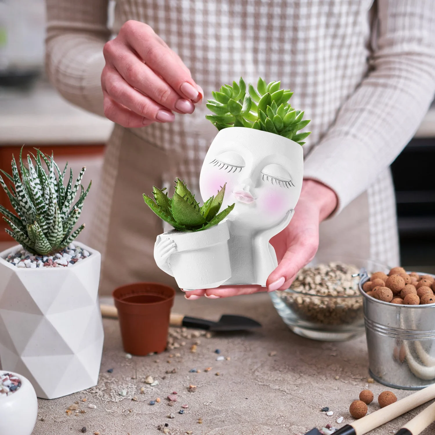 Moclever Resin Face Planter Pot, Succulent Planter with Drainage Hole for Home Yard, White
