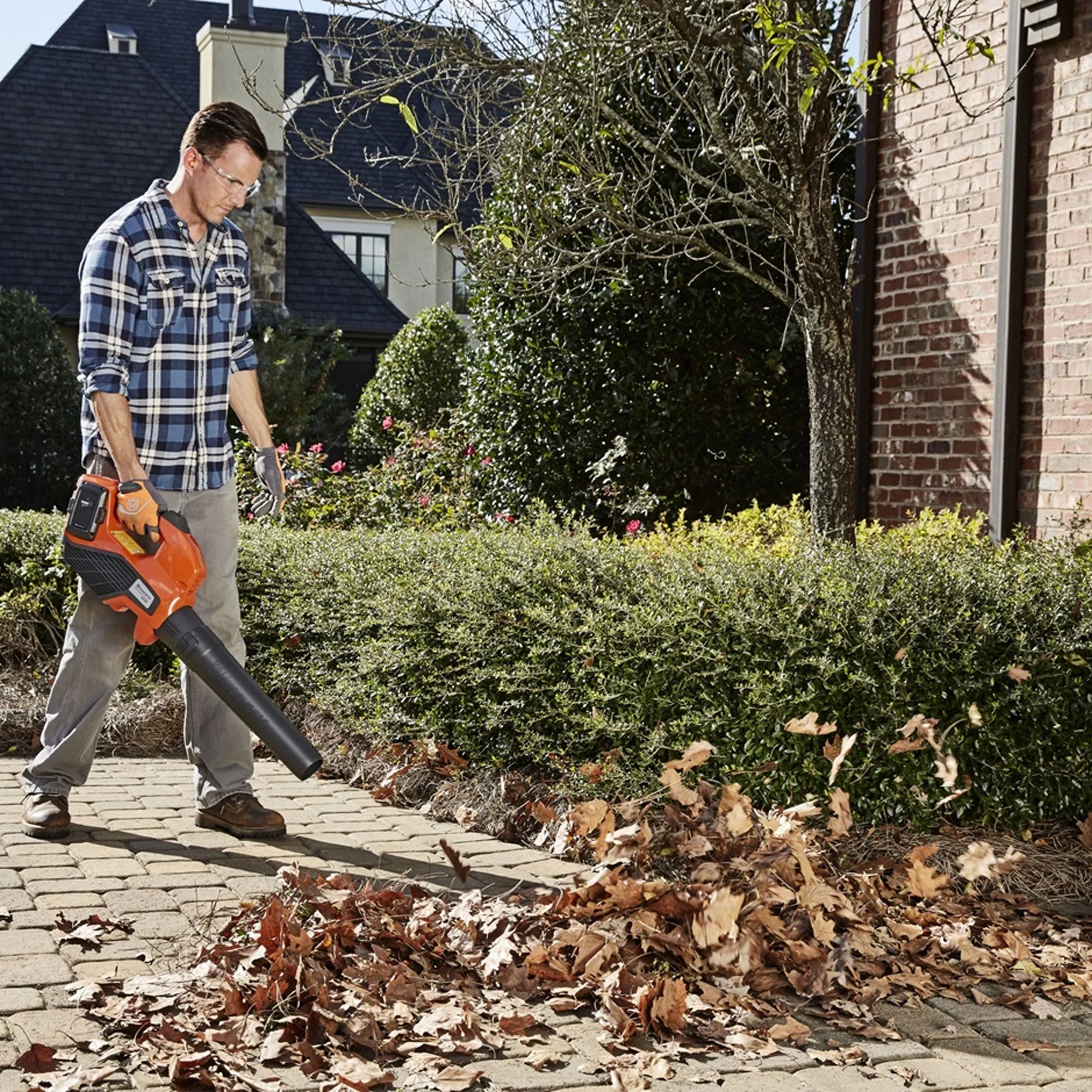 Husqvarna 320iB 40v Lithium Ion Battery Leaf Blower