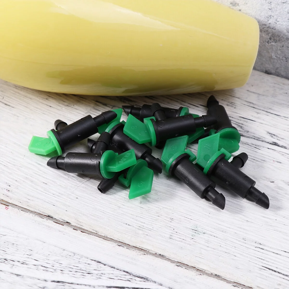 Guichaokj 25PCS 16L Detachable Drip Irrigation Garden Dripper Flag Shaped Dripper